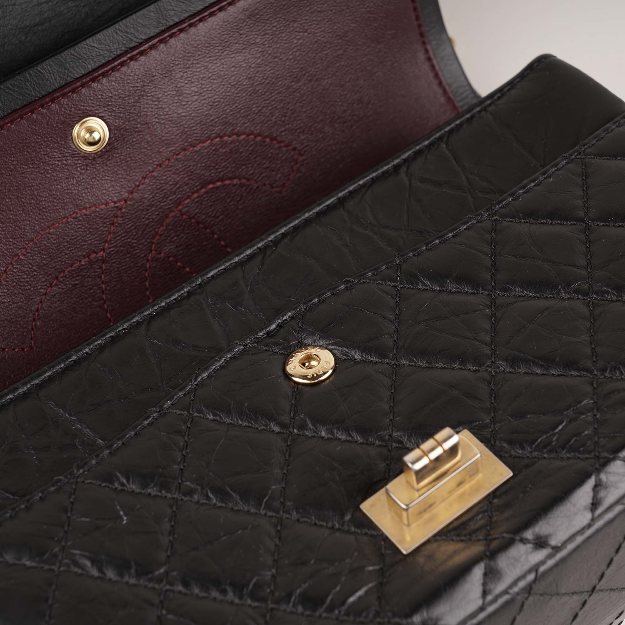 Small Reissue 2.55 Shoulder Bag - CHANEL - Affordable Luxury image