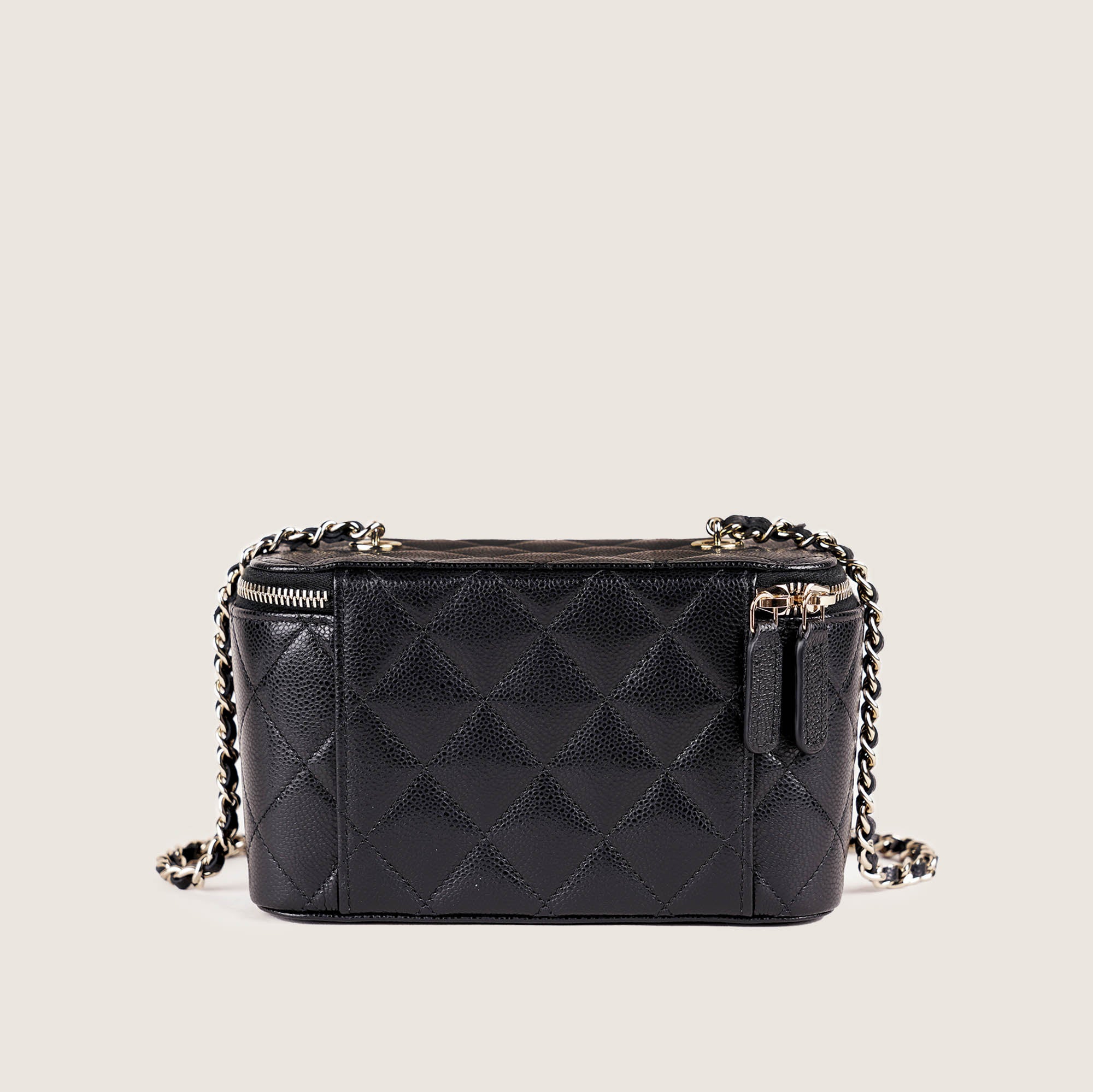 Small Vanity on Chain - CHANEL - Affordable Luxury