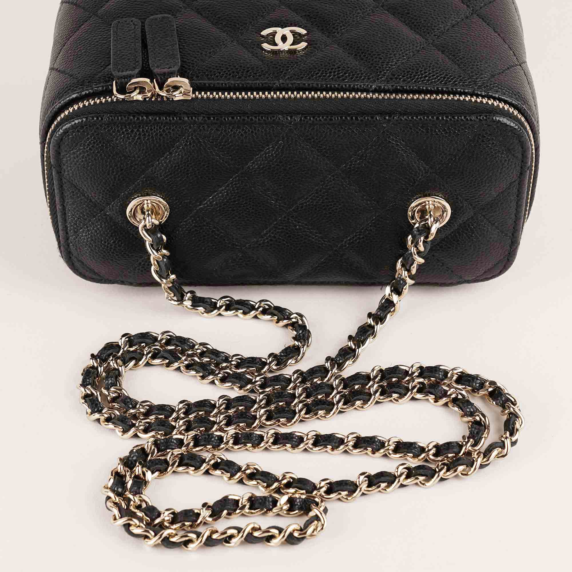 Small Vanity on Chain - CHANEL - Affordable Luxury image