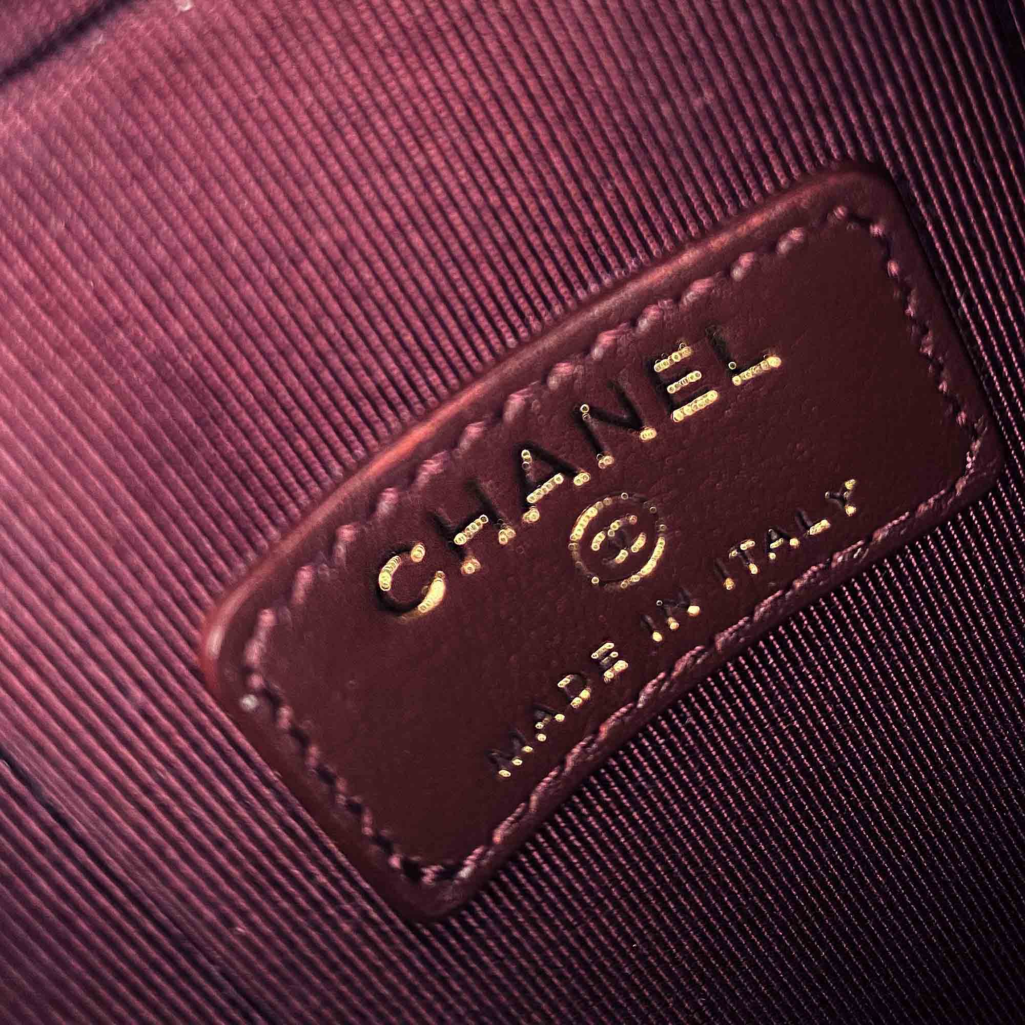 Small Vanity on Chain - CHANEL - Affordable Luxury image