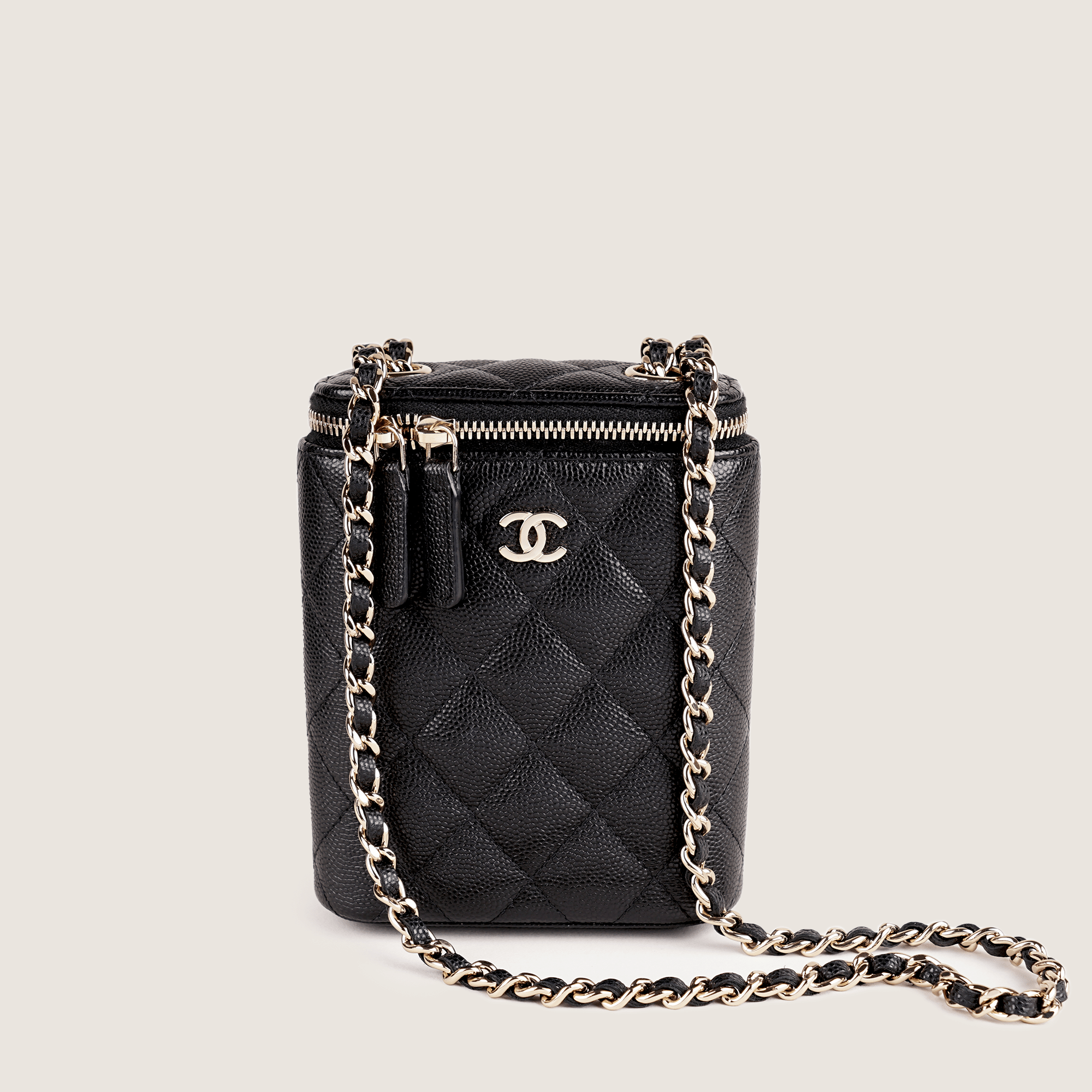 Small Vanity on Chain - CHANEL - Affordable Luxury