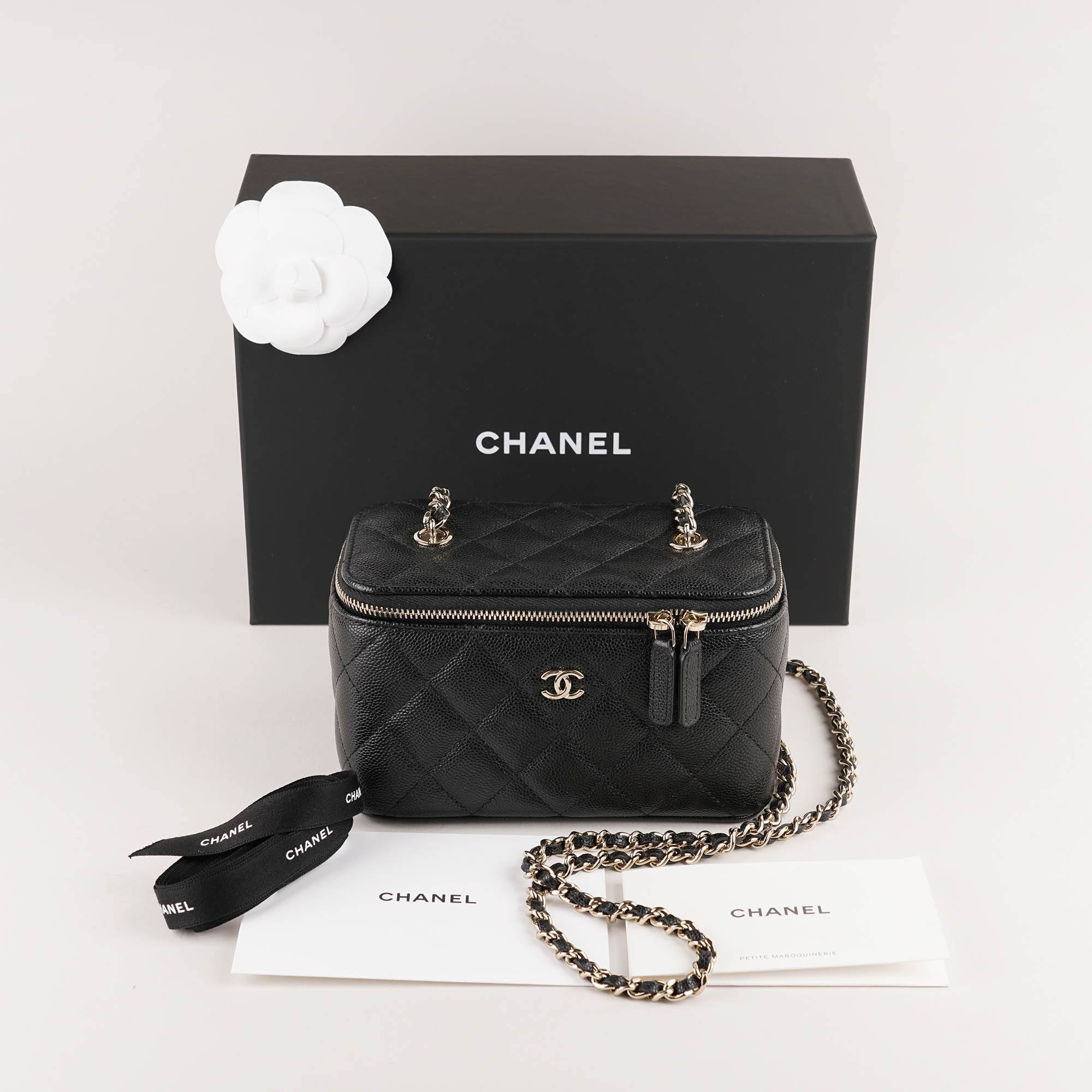 Small Vanity on Chain - CHANEL - Affordable Luxury image