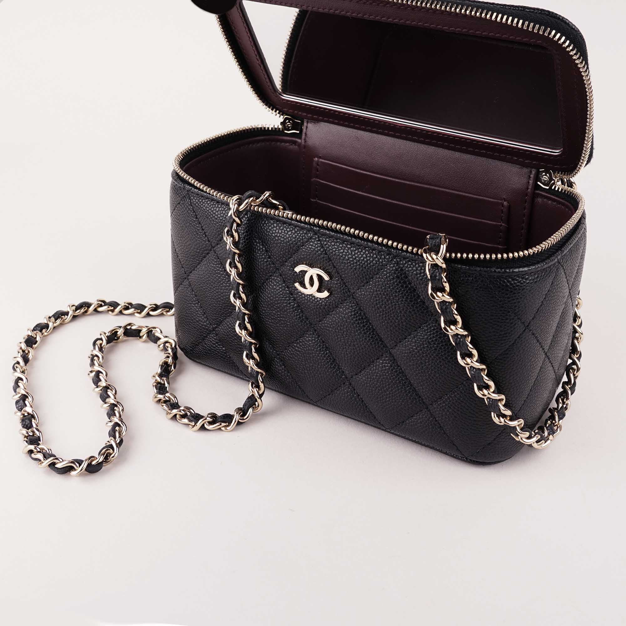 Small Vanity on Chain - CHANEL - Affordable Luxury image