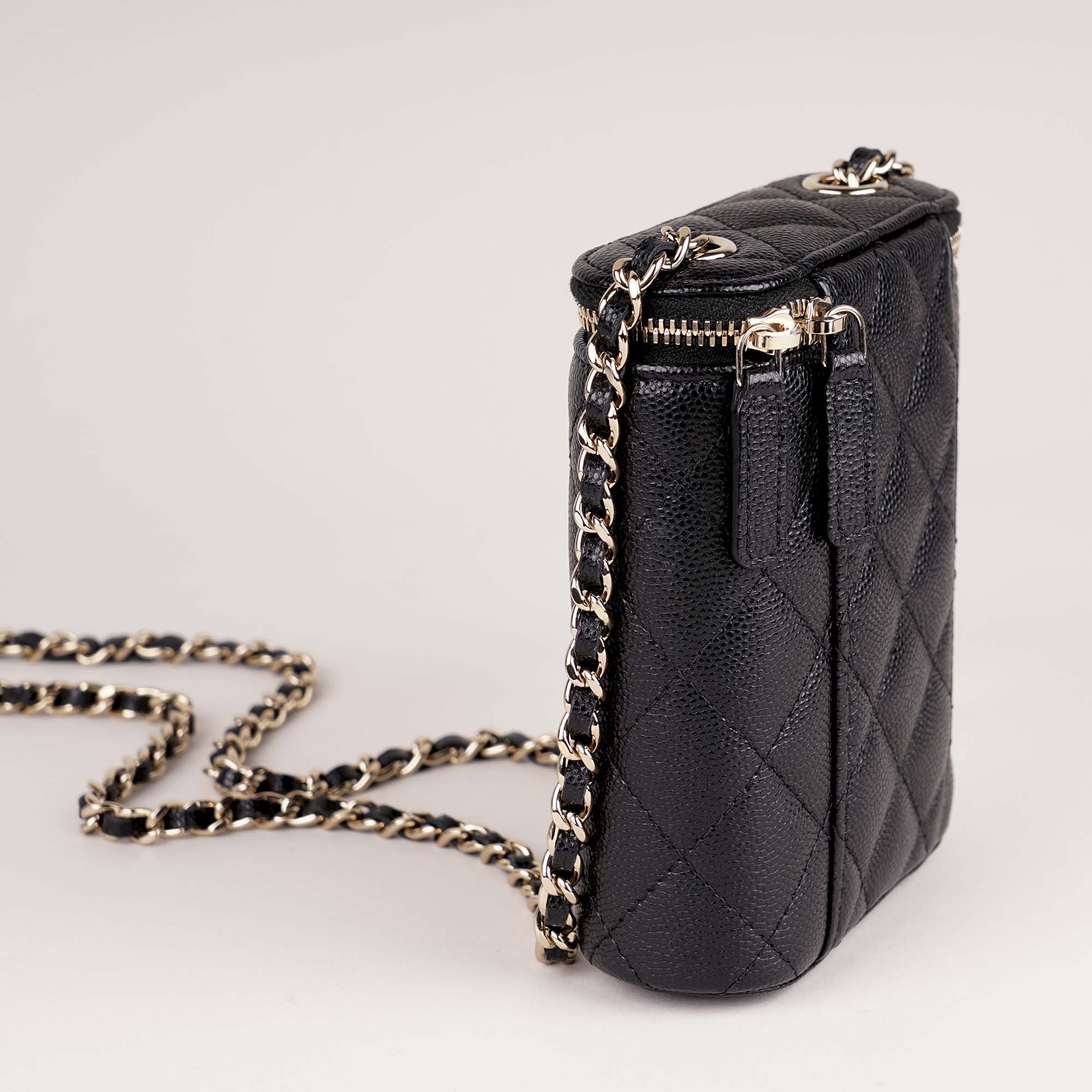 Small Vanity on Chain - CHANEL - Affordable Luxury image