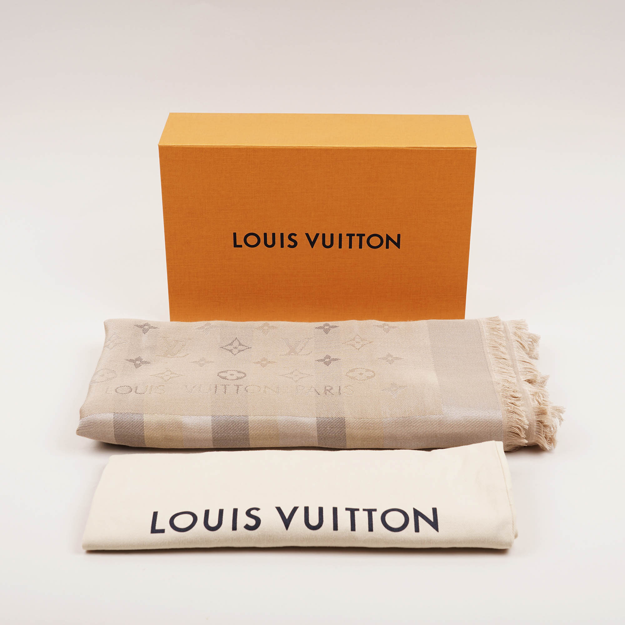 So Shine Monogram Shawl - LOUIS VUITTON - Affordable Luxury image