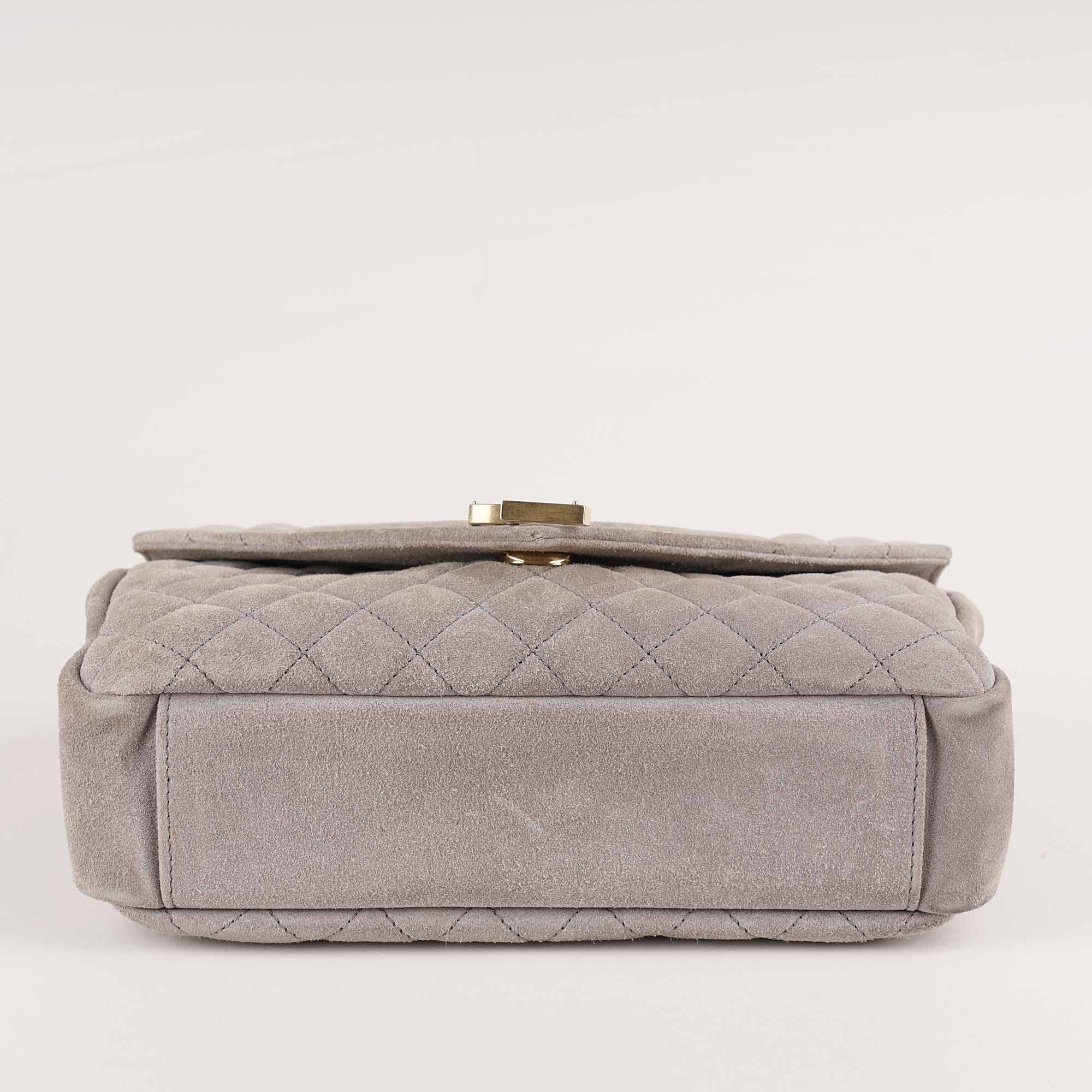 Soft Small Envelope Shoulder Bag - SAINT LAURENT - Affordable Luxury image
