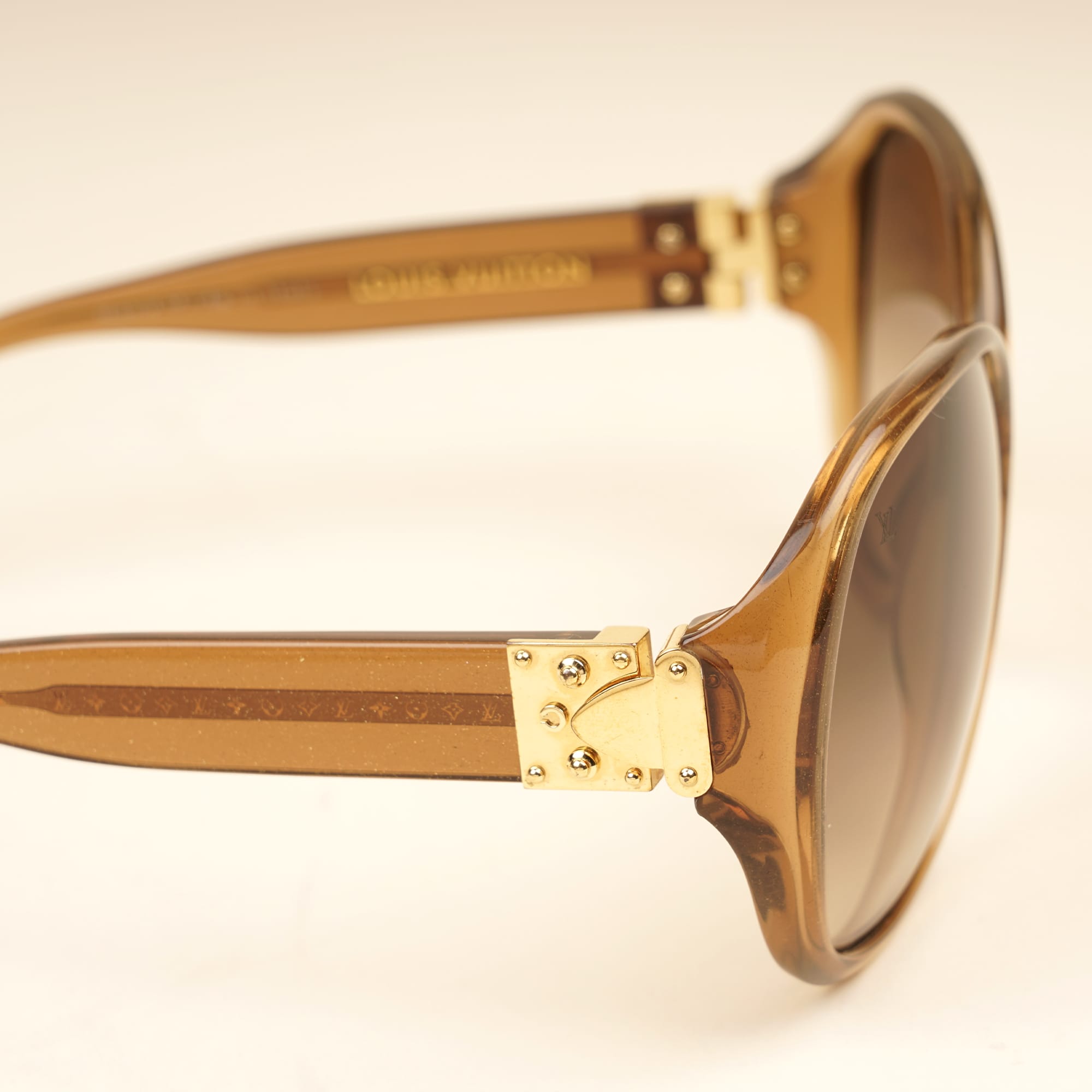 Soupcon Sunglasses - LOUIS VUITTON - Affordable Luxury image