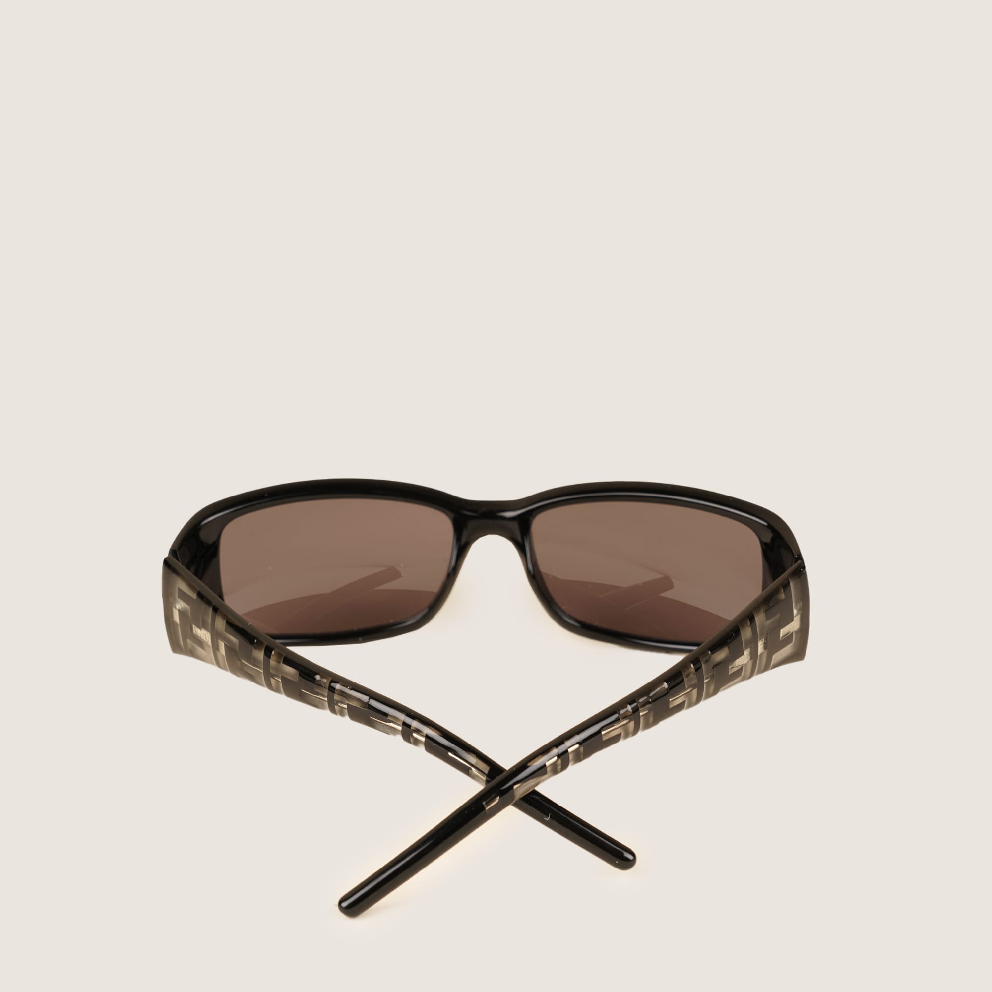 Square FF Sunglasses - FENDI - Affordable Luxury image