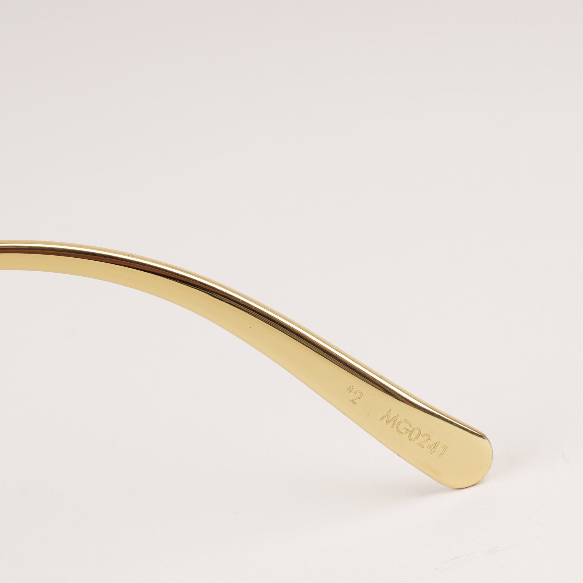 Sunglasses Black/Gold Monogram - LOUIS VUITTON - Affordable Luxury image
