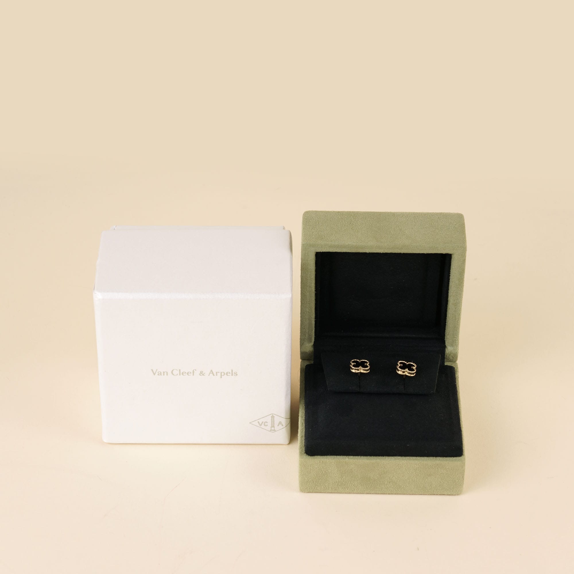 Sweet Alhambra Earstuds - VAN CLEEF & ARPELS - Affordable Luxury image