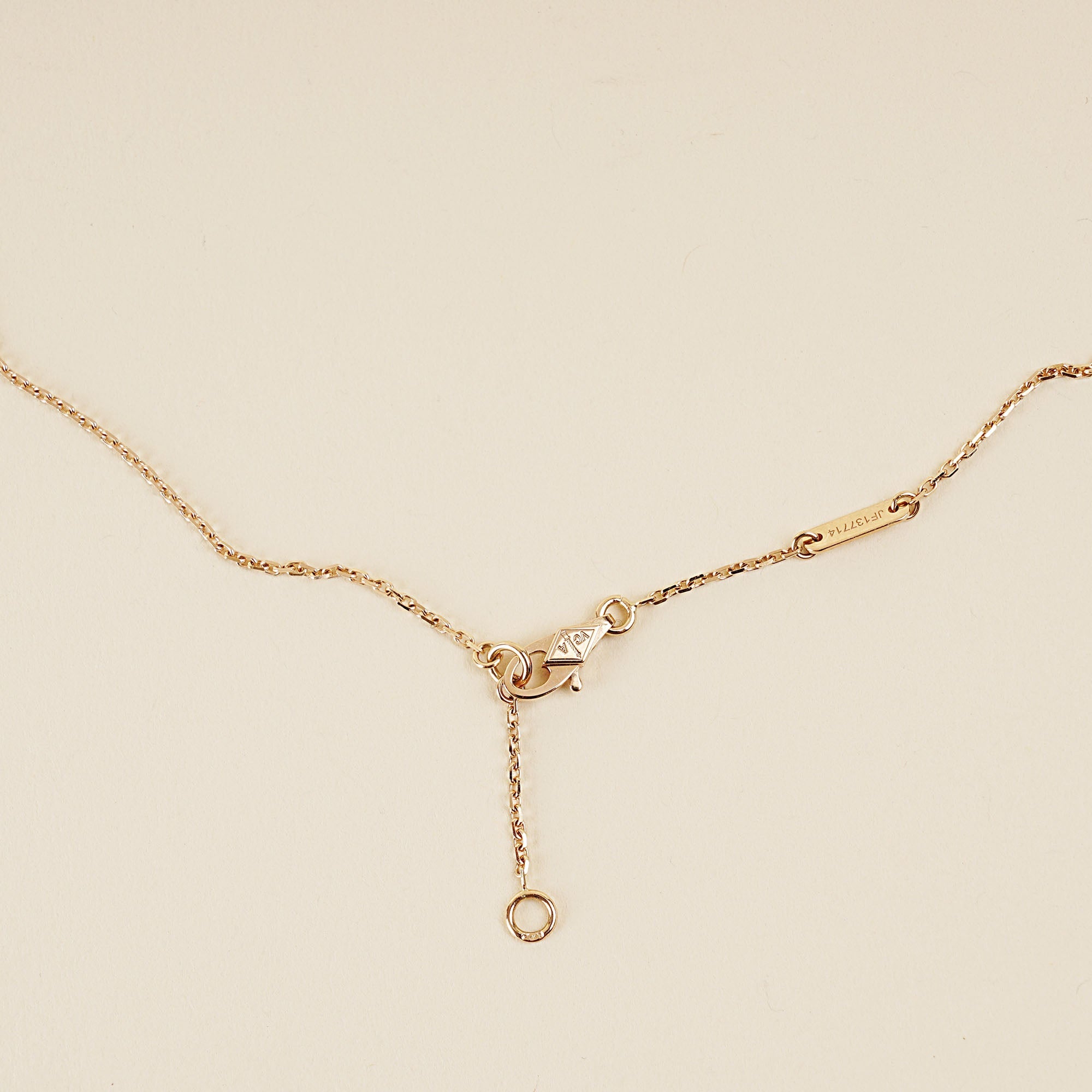 Sweet Alhambra Necklace - VAN CLEEF & ARPELS - Affordable Luxury image