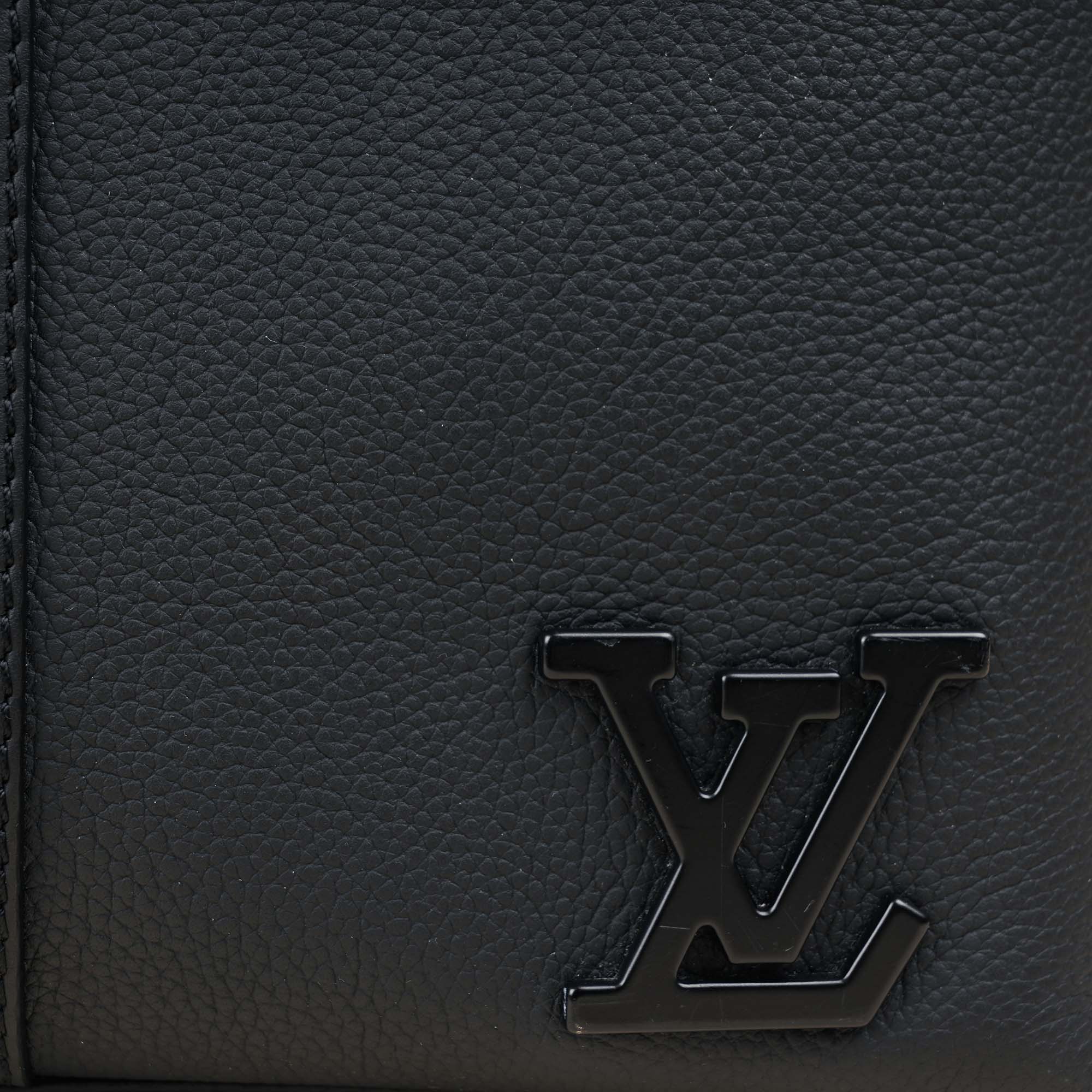 Takeof Briefcase - LOUIS VUITTON - Affordable Luxury image