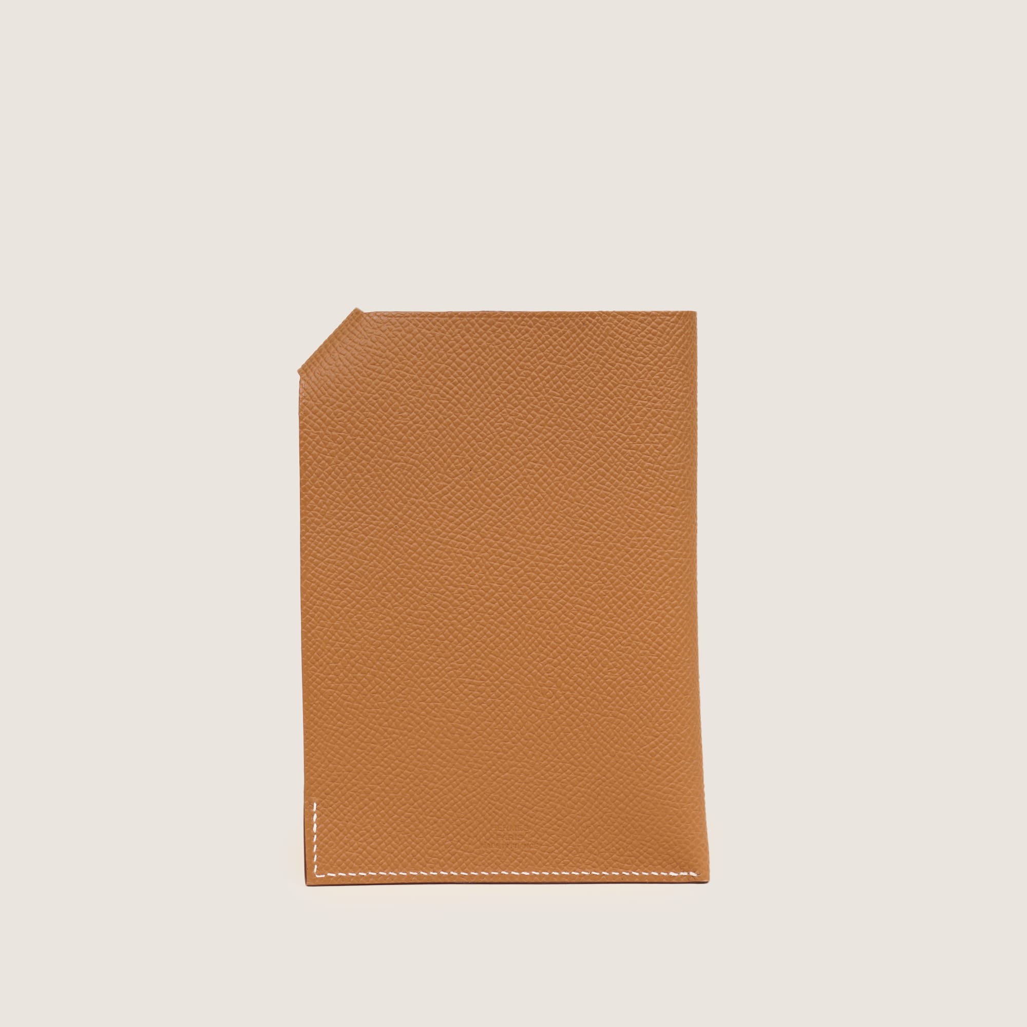 Tarmac Passport Cover PM - HERMÈS - Affordable Luxury image