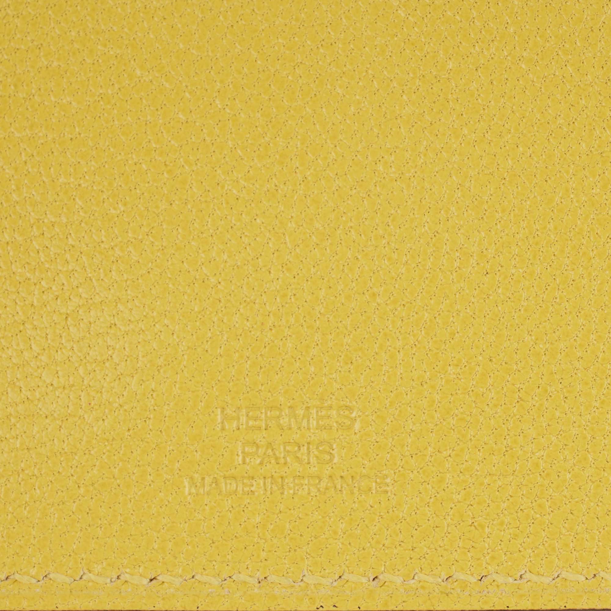 Tarmac PM Passport Cover - HERMÈS - Affordable Luxury image