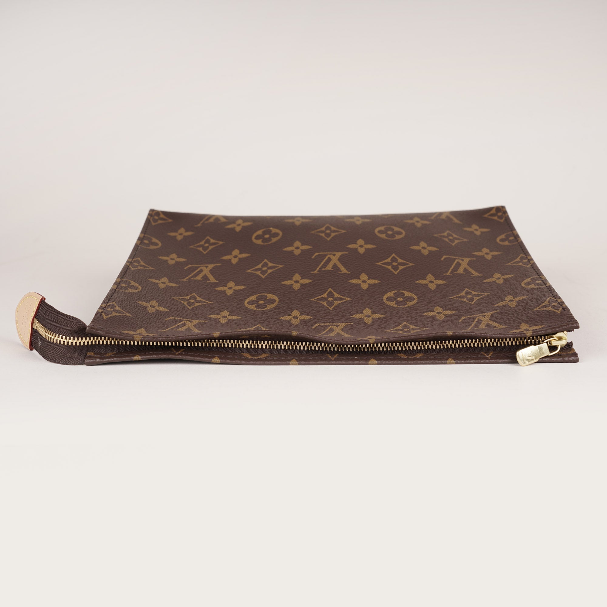 Toiletry Pouch 26 - LOUIS VUITTON - Affordable Luxury image