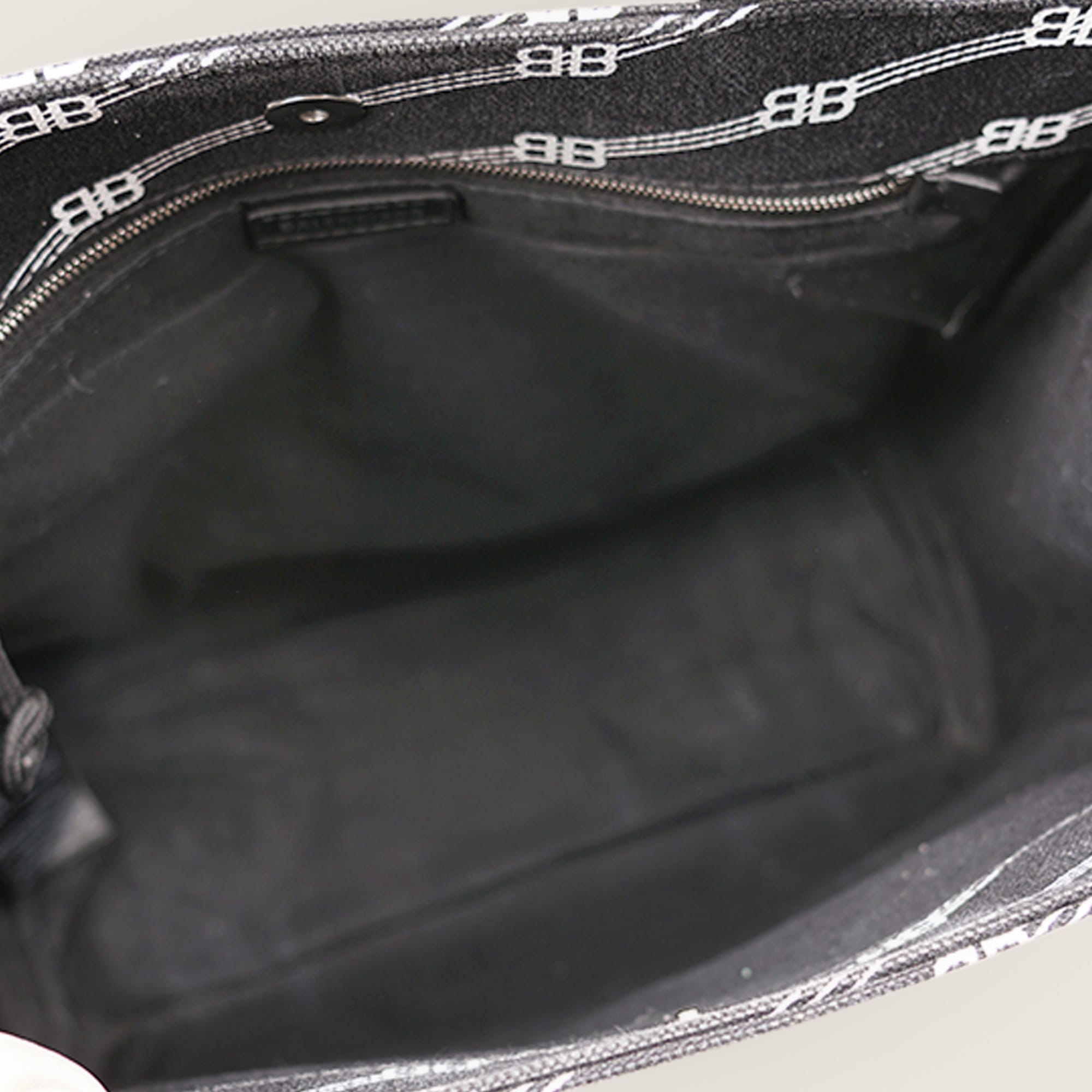 Trade Tote - BALENCIAGA - Affordable Luxury image