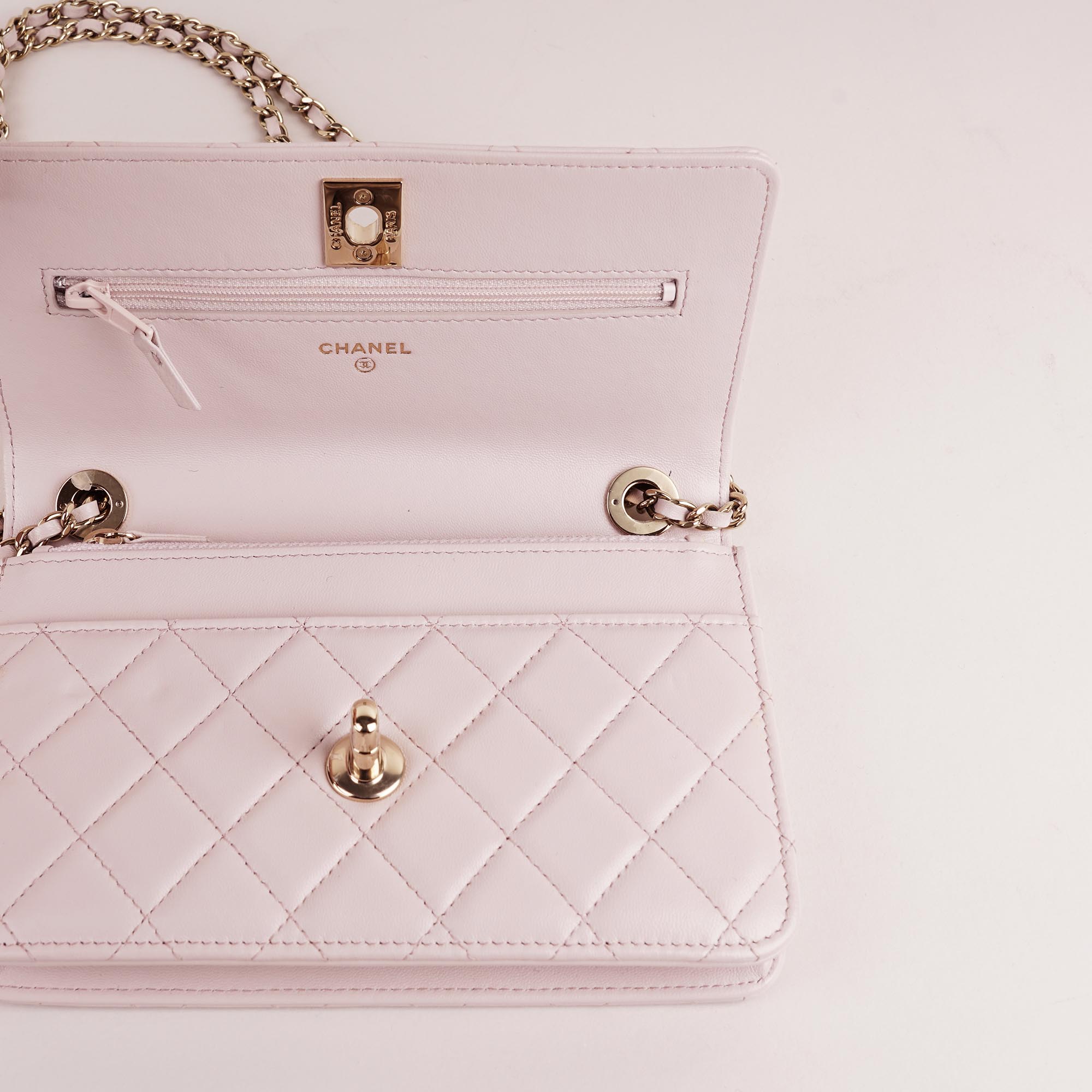 Trendy Wallet on Chain - CHANEL - Affordable Luxury image