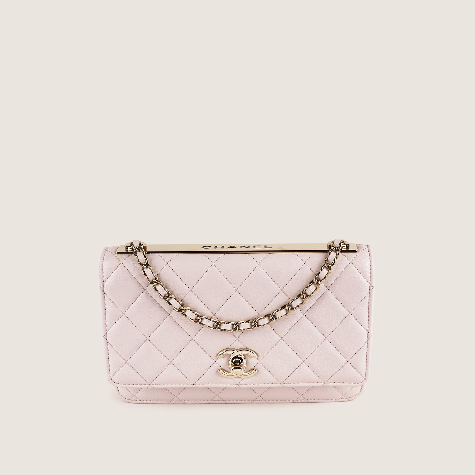 Trendy Wallet on Chain - CHANEL - Affordable Luxury