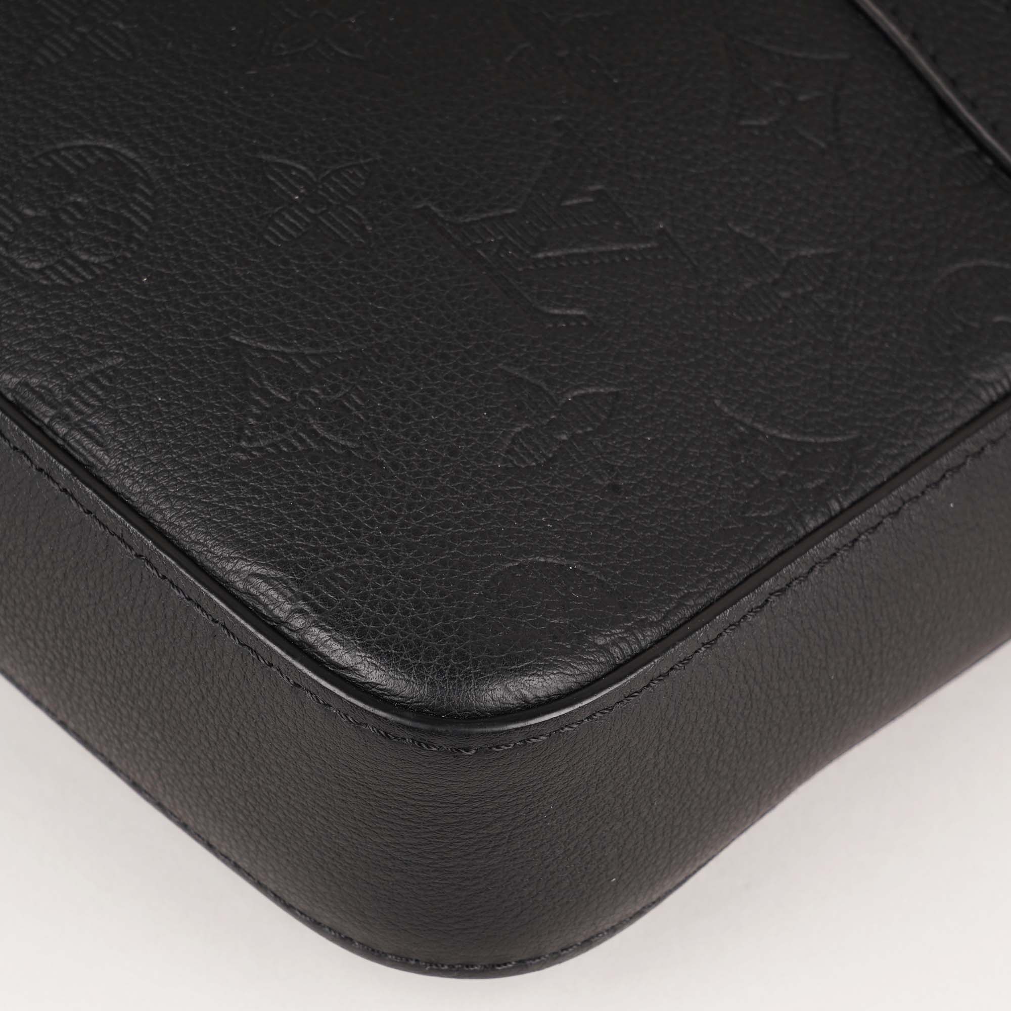 Trio Messenger Bag - LOUIS VUITTON - Affordable Luxury image