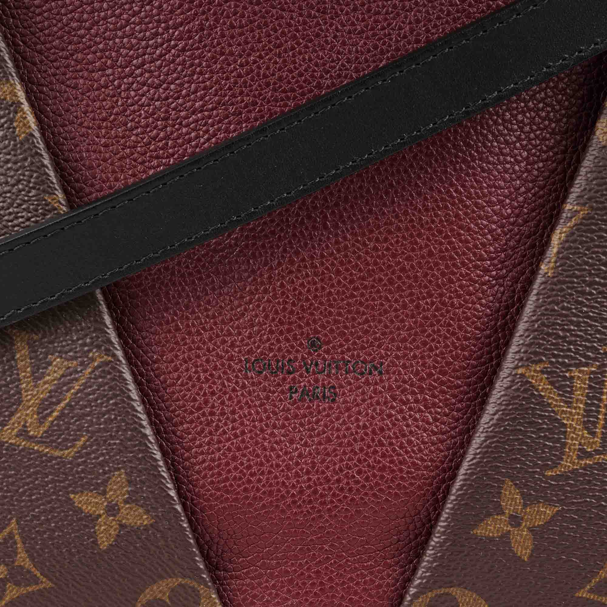V Tote MM - LOUIS VUITTON - Affordable Luxury image