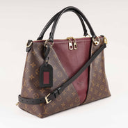 V Tote MM - LOUIS VUITTON - Affordable Luxury thumbnail image