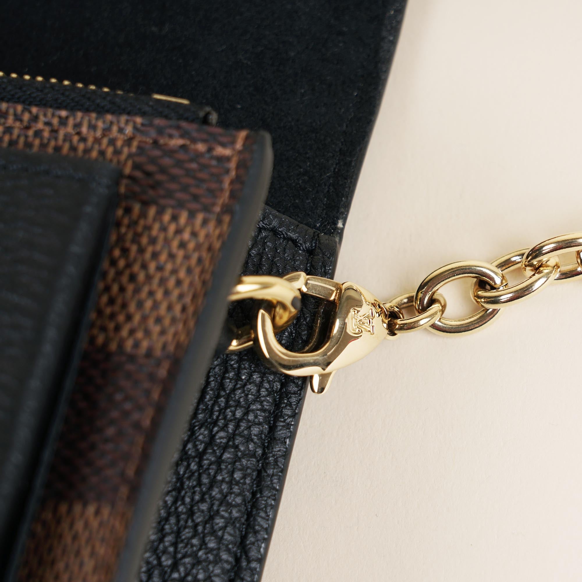 Vavin Chain Wallet - LOUIS VUITTON - Affordable Luxury image