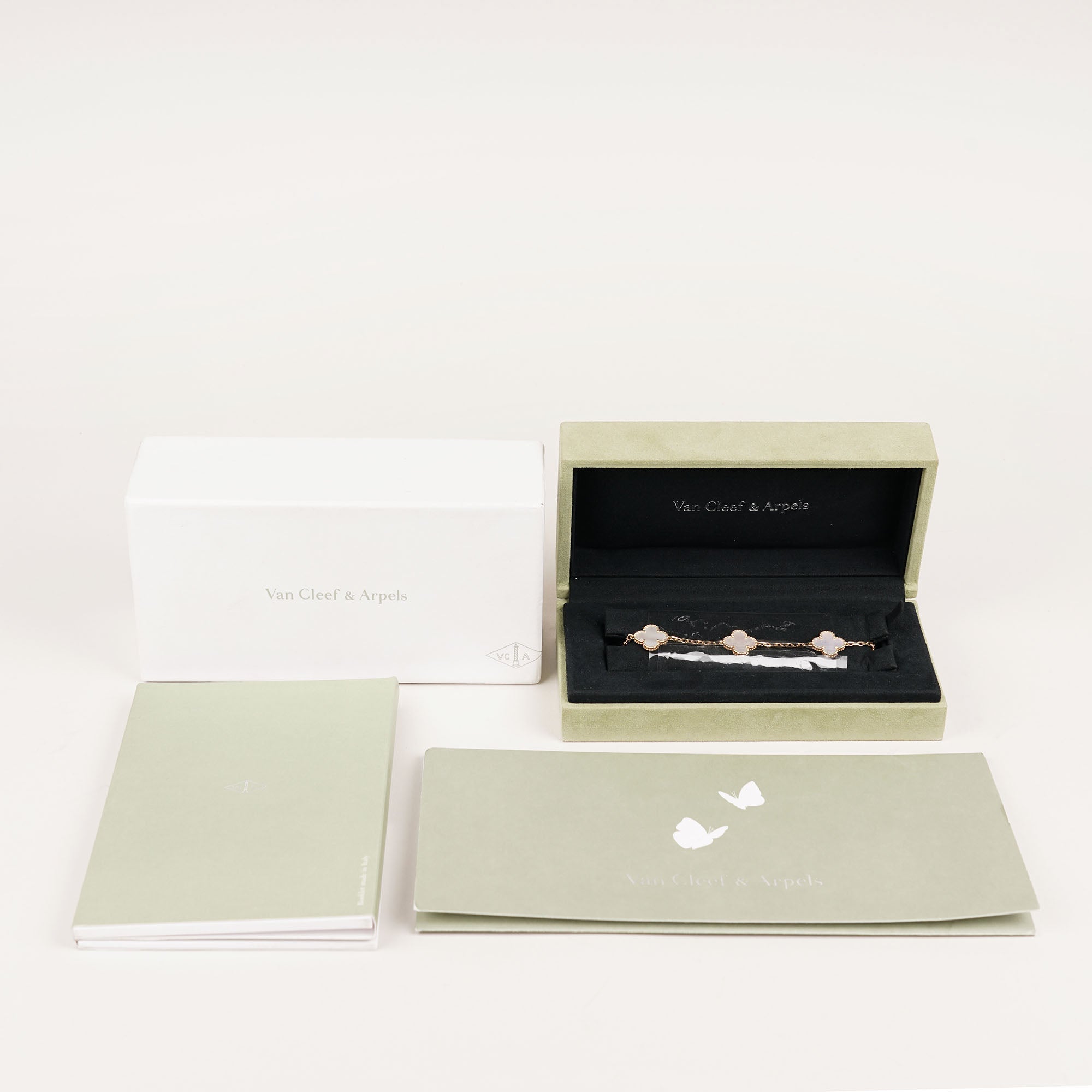 Vintage Alhambra 5 - Motif Bracelet - VAN CLEEF & ARPELS - Affordable Luxury image