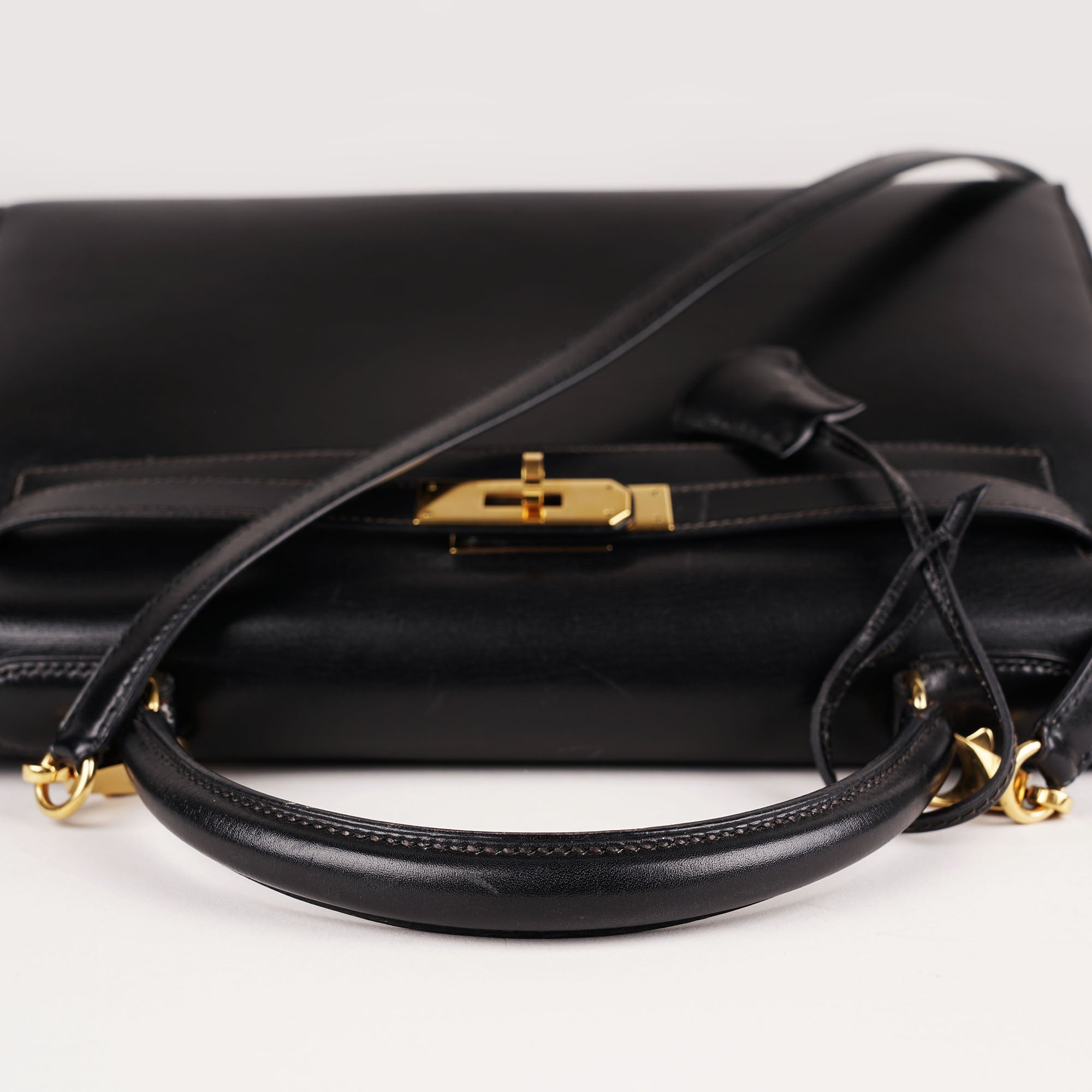 Vintage Kelly Sellier 32 Handbag - HERMÈS - Affordable Luxury image