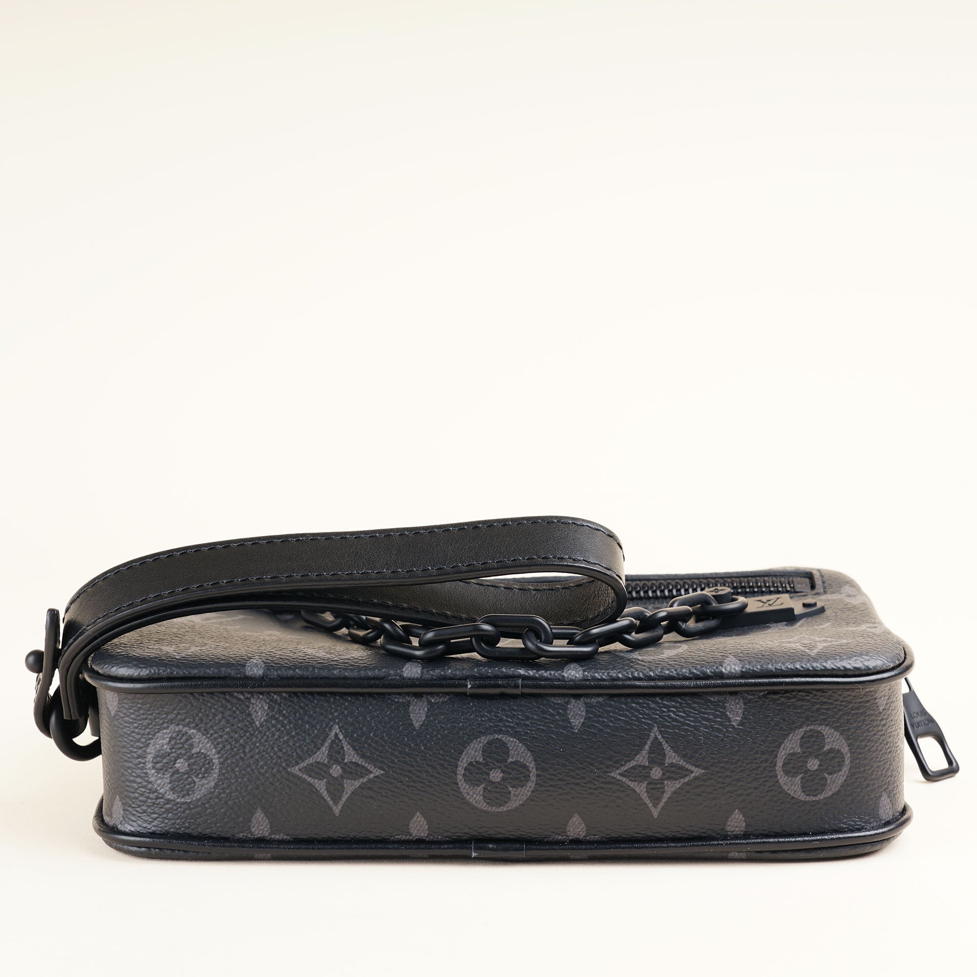 Volga Clutch Bag - LOUIS VUITTON - Affordable Luxury image