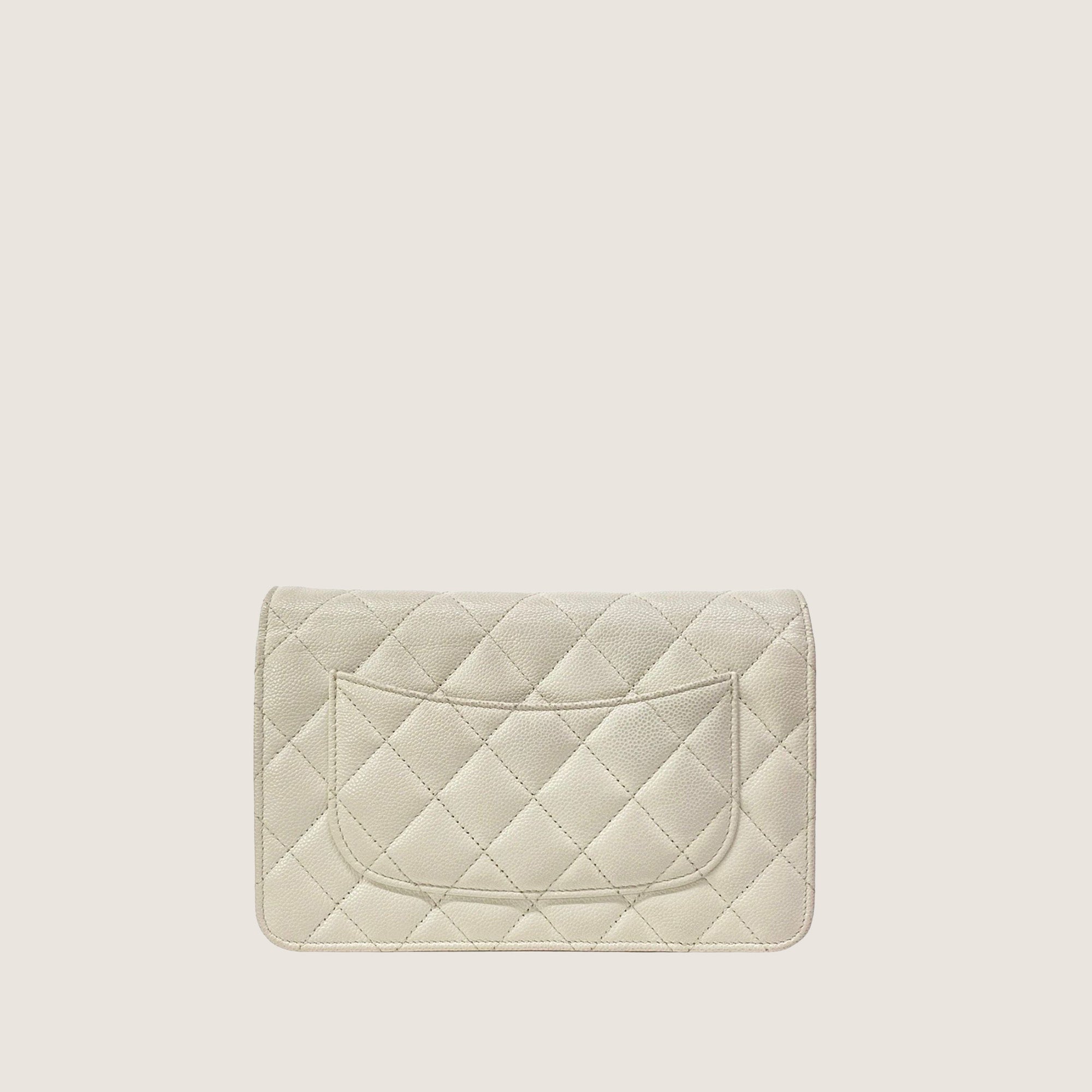 Wallet on Chain - CHANEL - Affordable Luxury