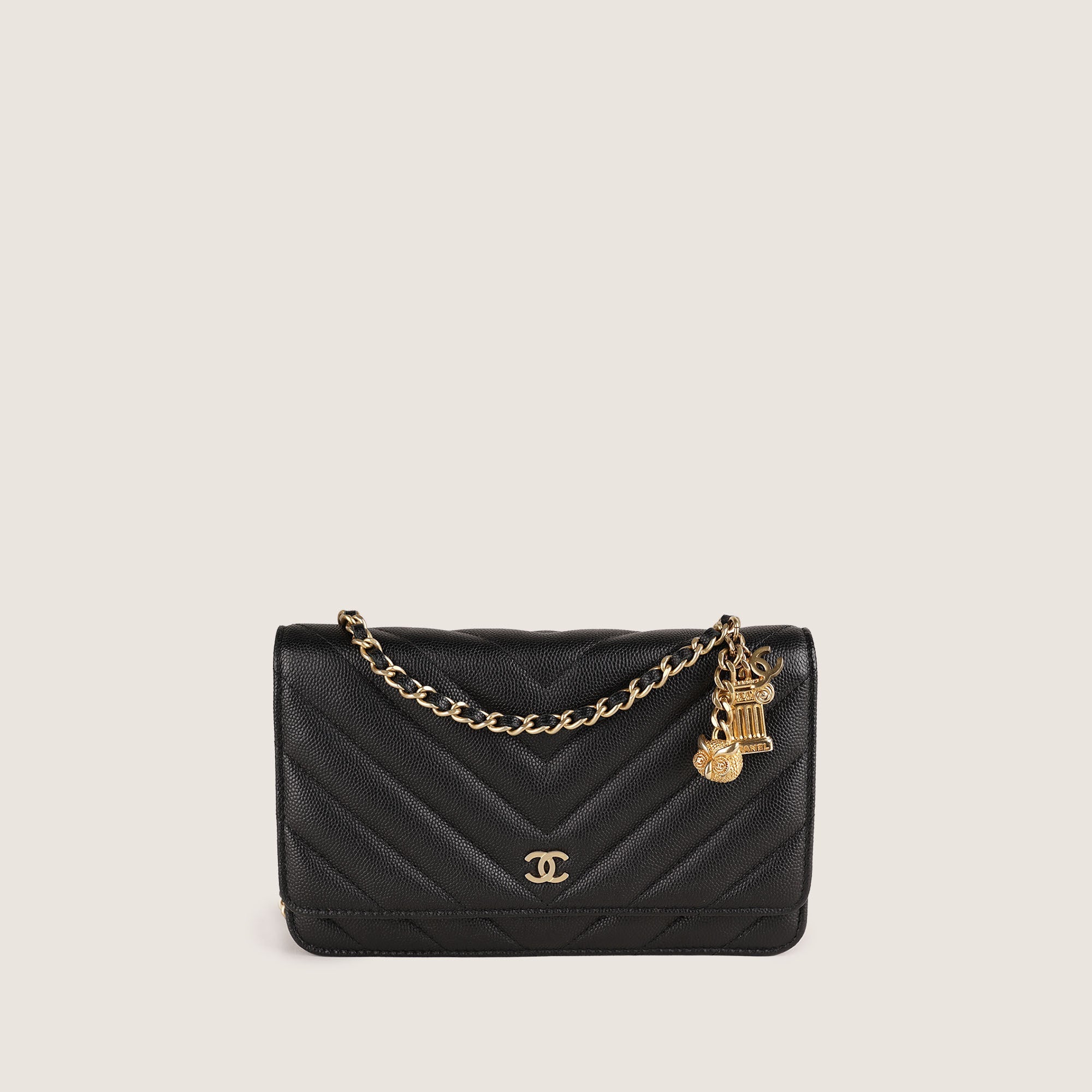 Wallet on Chain - CHANEL - Affordable Luxury