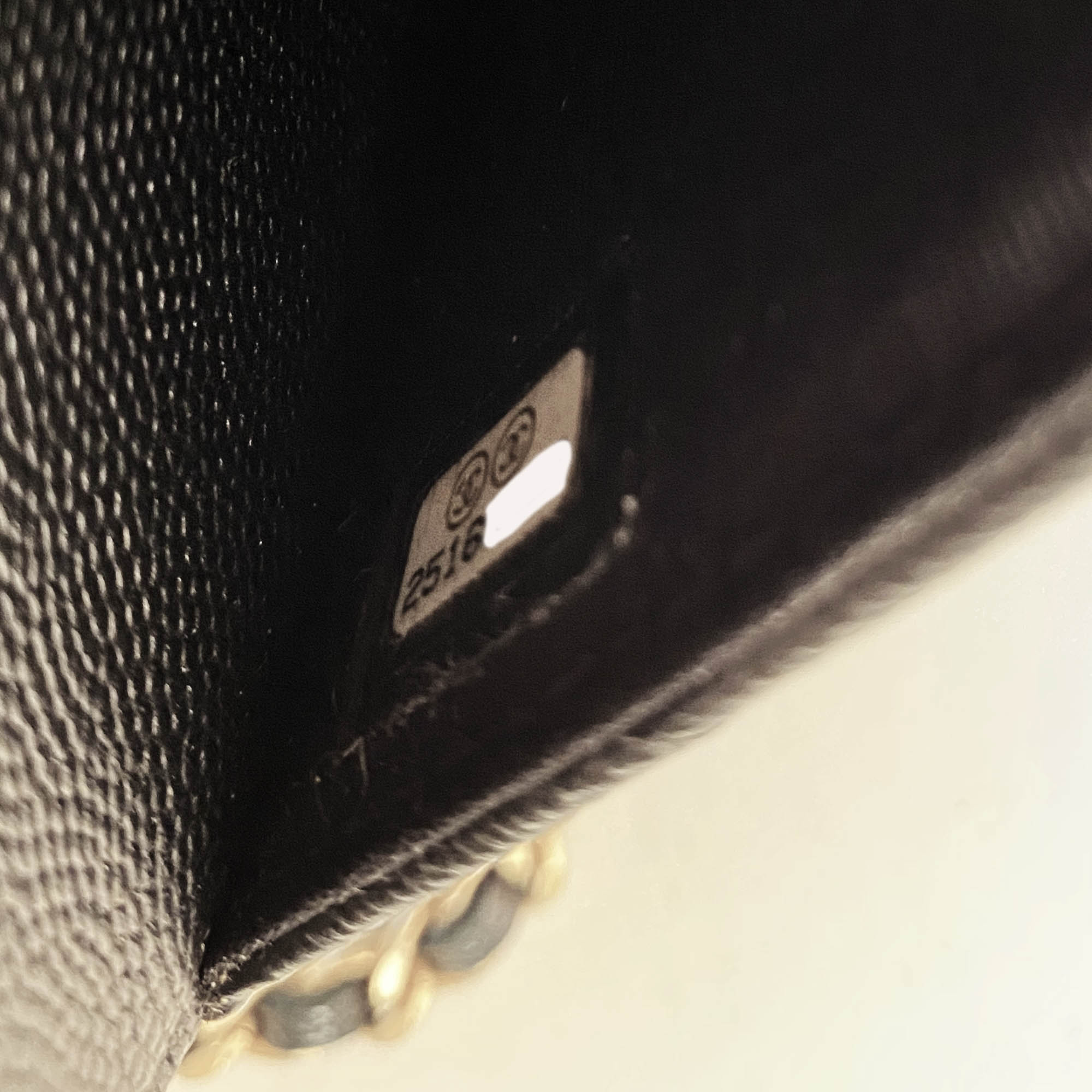 Wallet on Chain Chevron - CHANEL - Affordable Luxury image