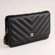 Wallet on Chain Chevron - CHANEL - Affordable Luxury thumbnail image