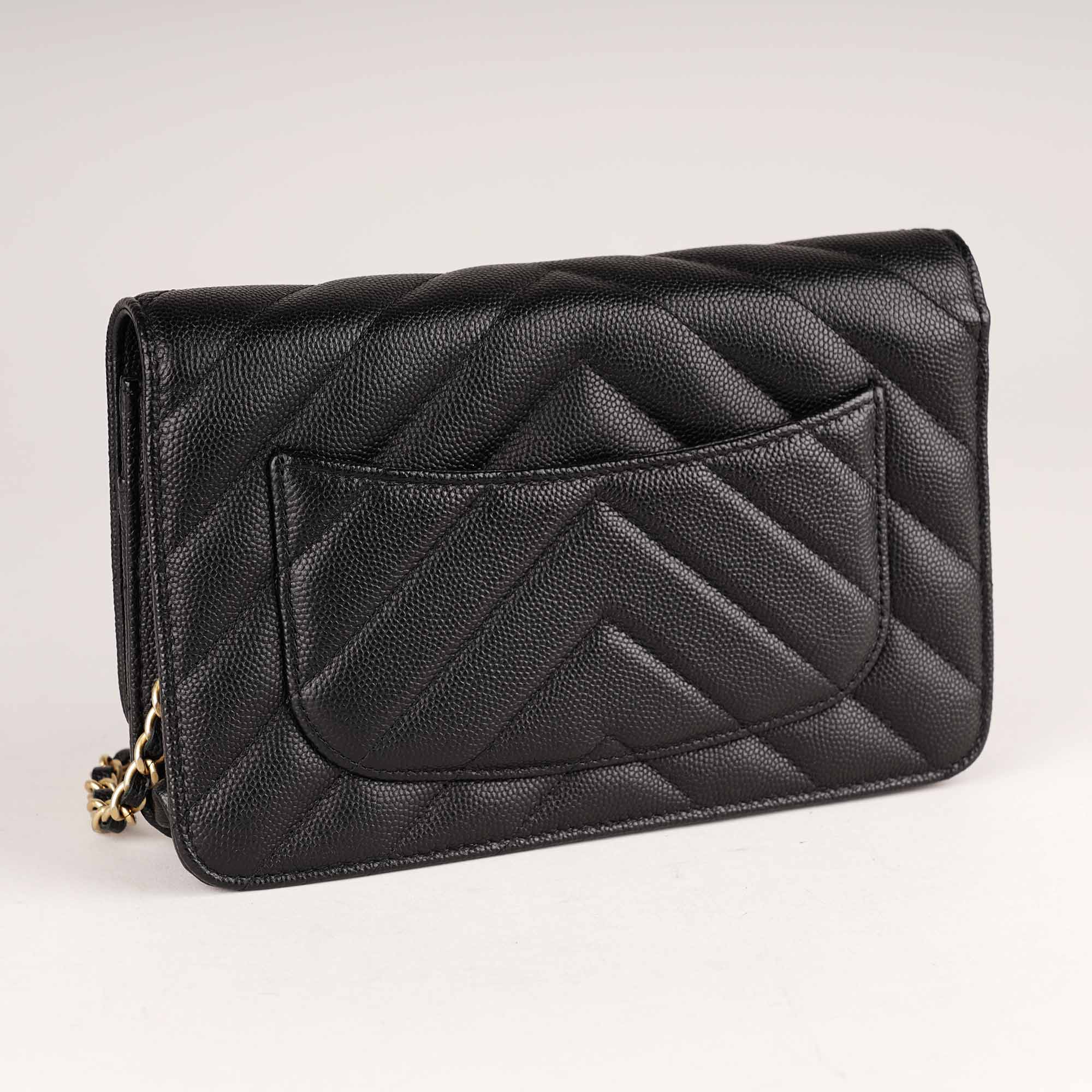 Wallet on Chain Chevron - CHANEL - Affordable Luxury image