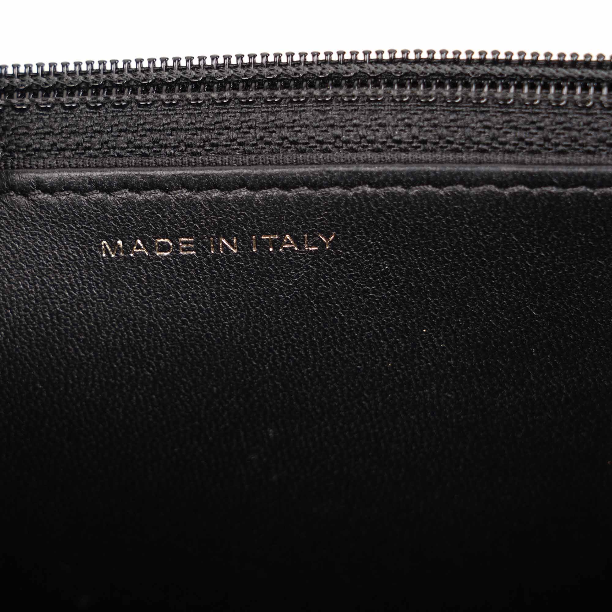 Wallet on Chain Chevron - CHANEL - Affordable Luxury image