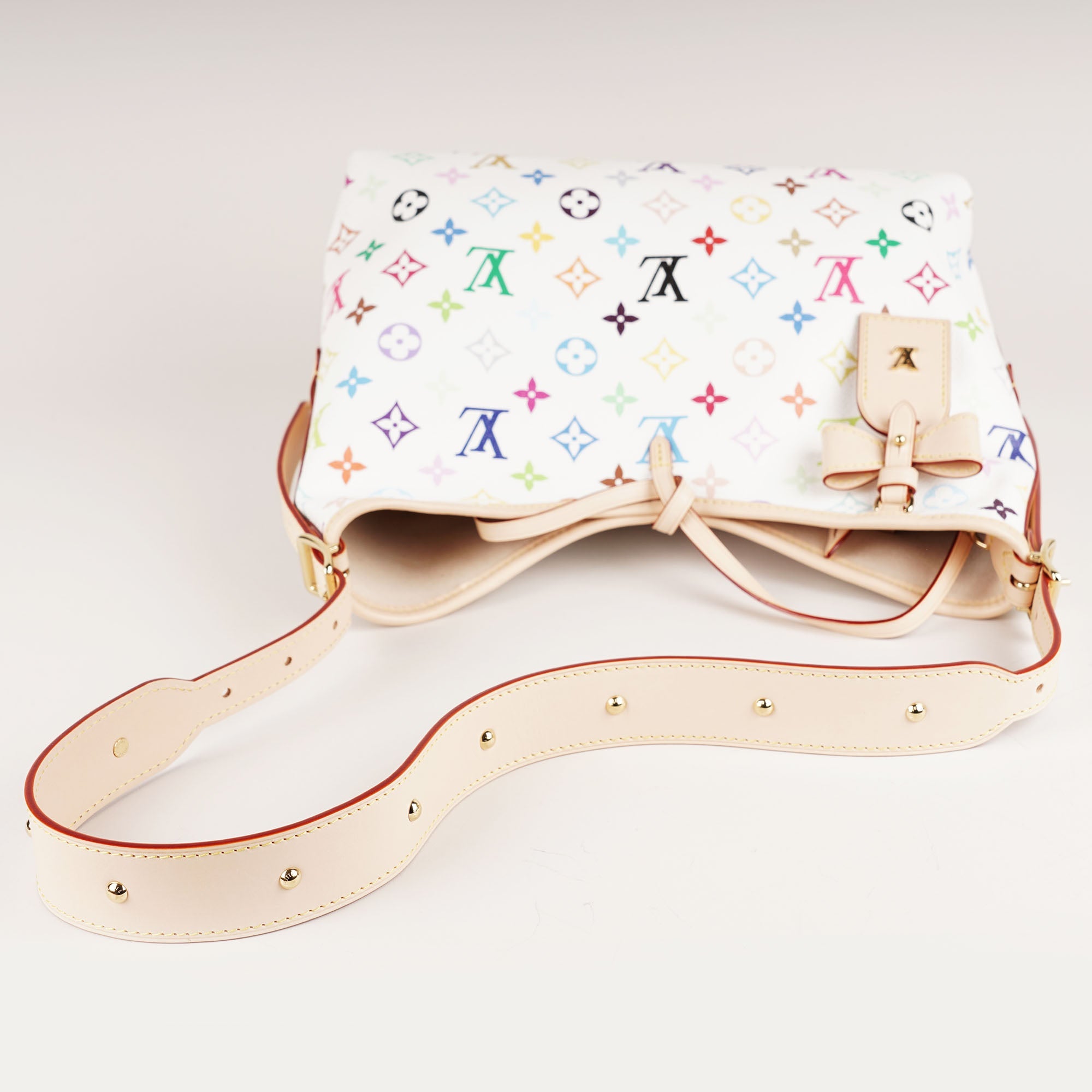 X Murakami CarryAll MM 2023 - LOUIS VUITTON - Affordable Luxury image