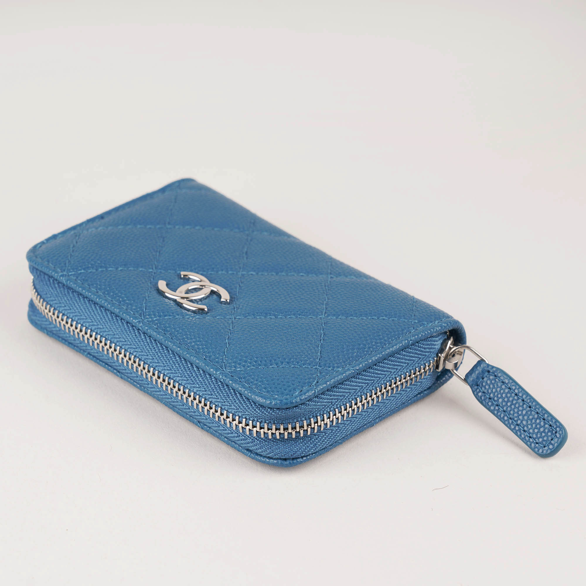 Zipped Coin Purse - CHANEL - Affordable Luxury image