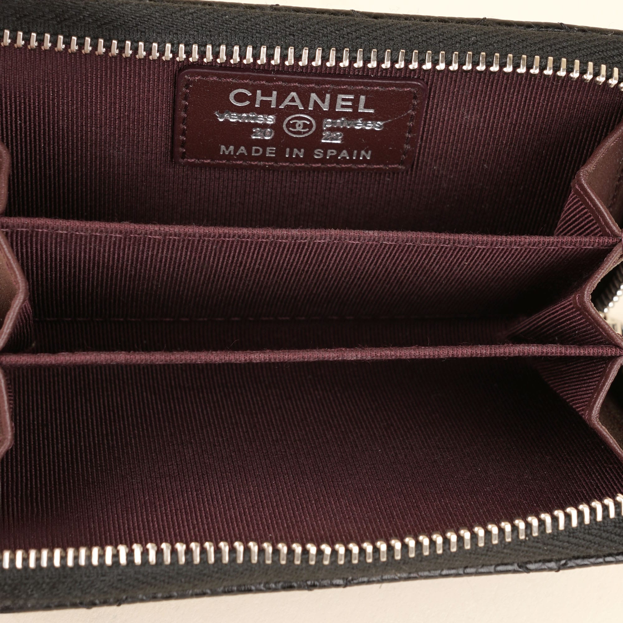 Zipped Coin Purse - CHANEL - Affordable Luxury image