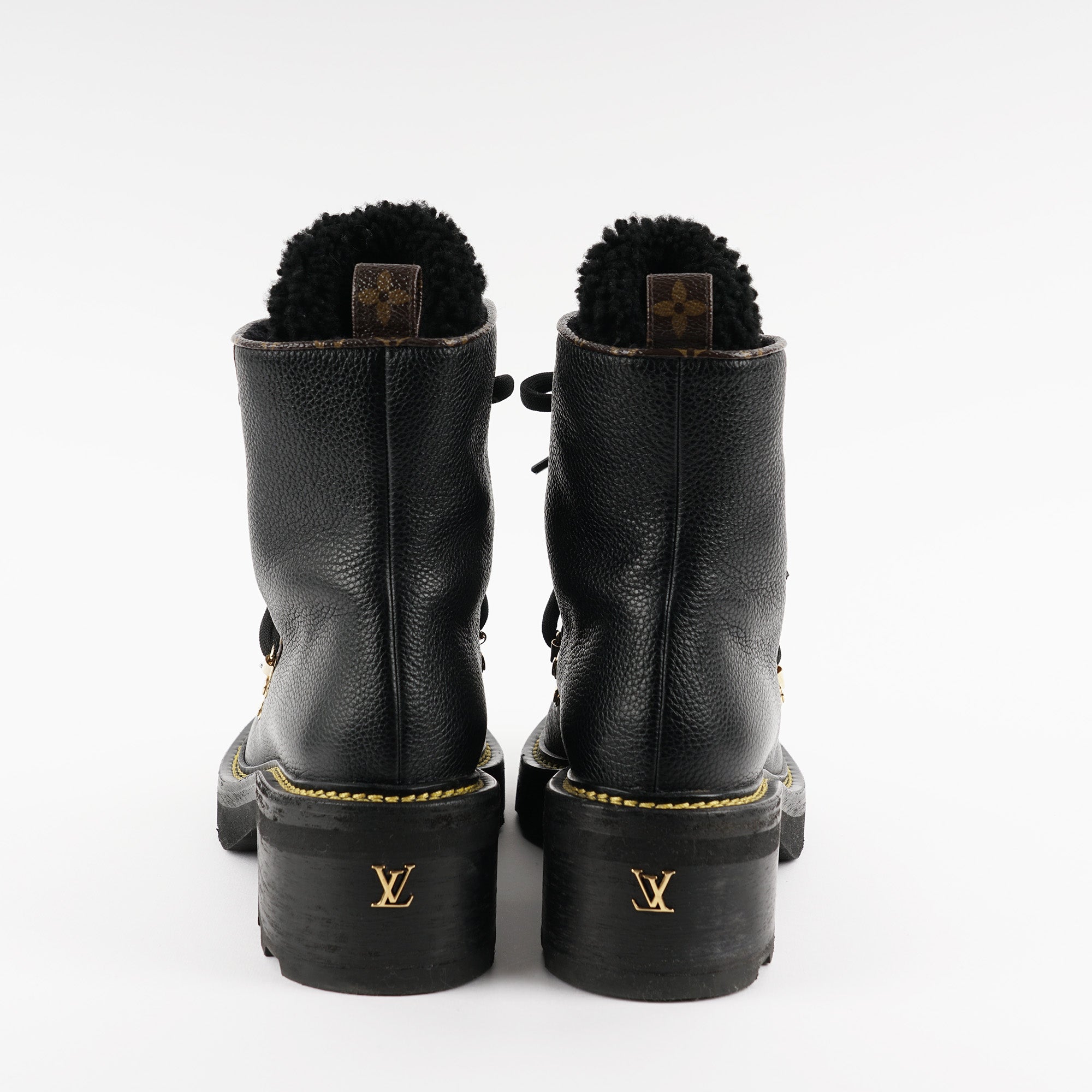 Beaubourg Shearling Boots 37 - LOUIS VUITTON - Affordable Luxury image