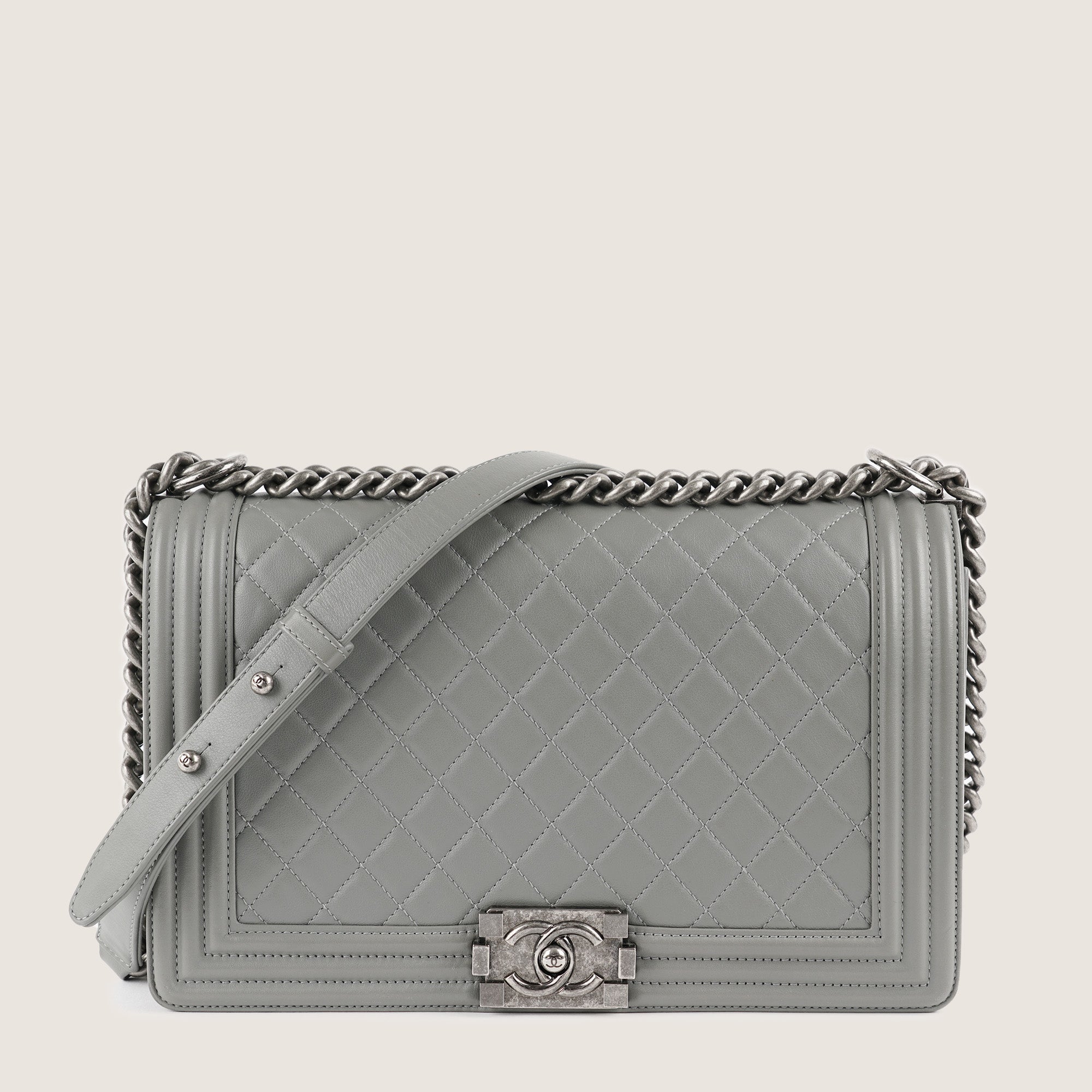 Boy Bag New Medium - CHANEL - Affordable Luxury image