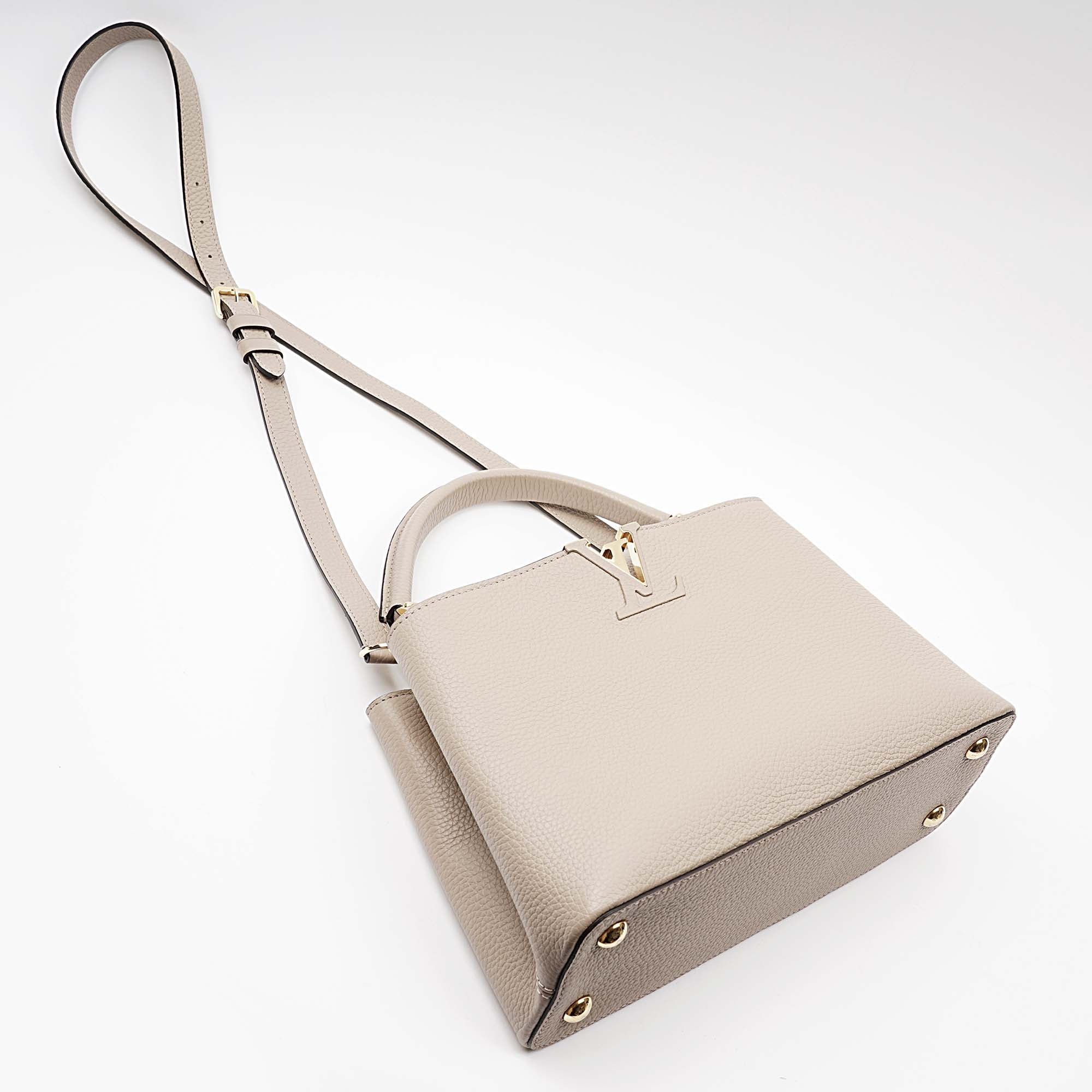 Capucines MM Handbag - LOUIS VUITTON - Affordable Luxury image