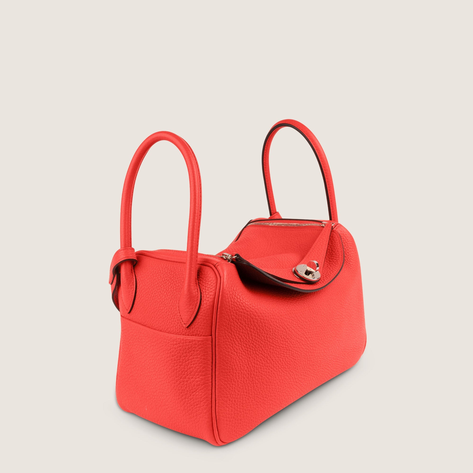 Lindy 26 Shoulder Bag - HERMÈS - Affordable Luxury