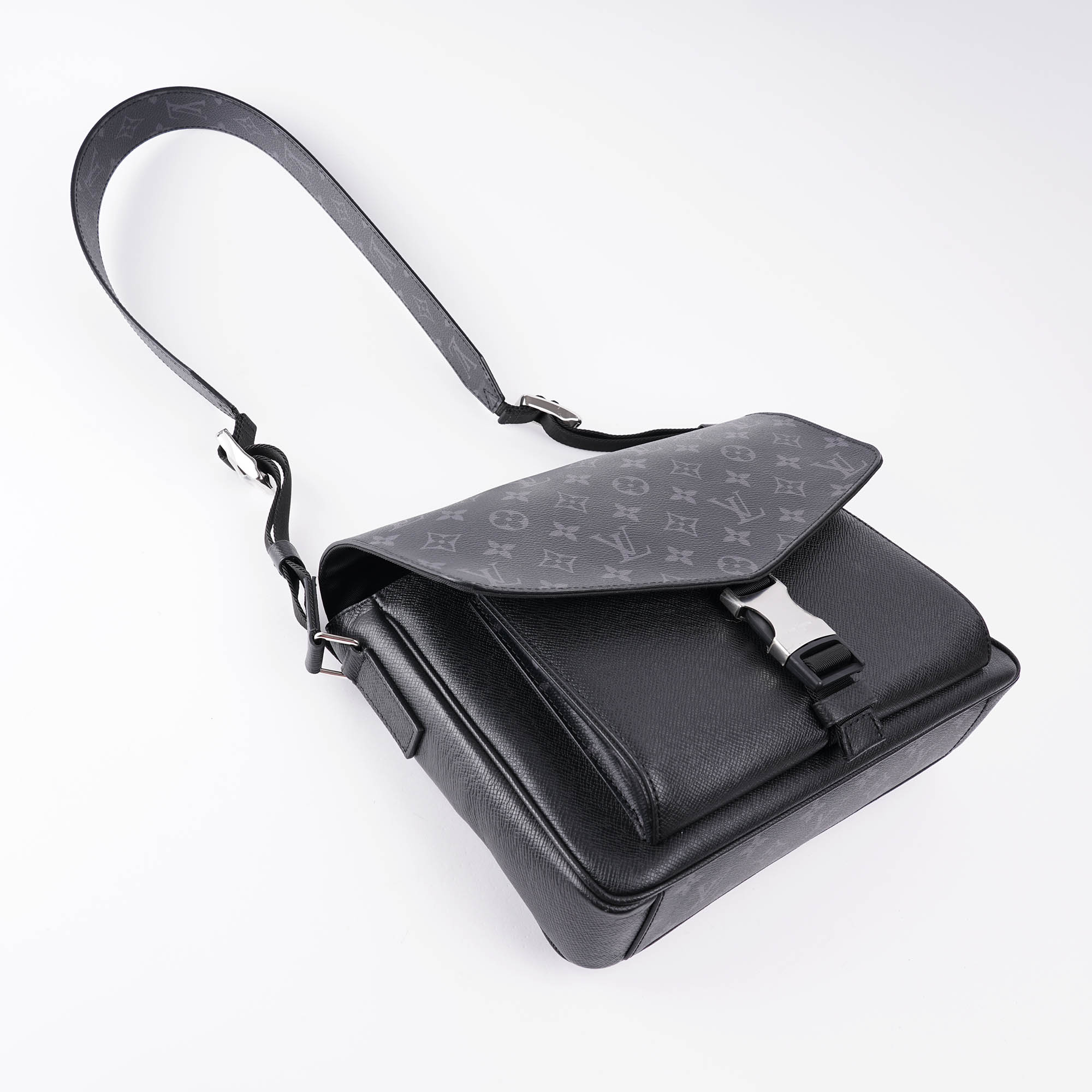Messengerama K45 Bag - LOUIS VUITTON - Affordable Luxury image