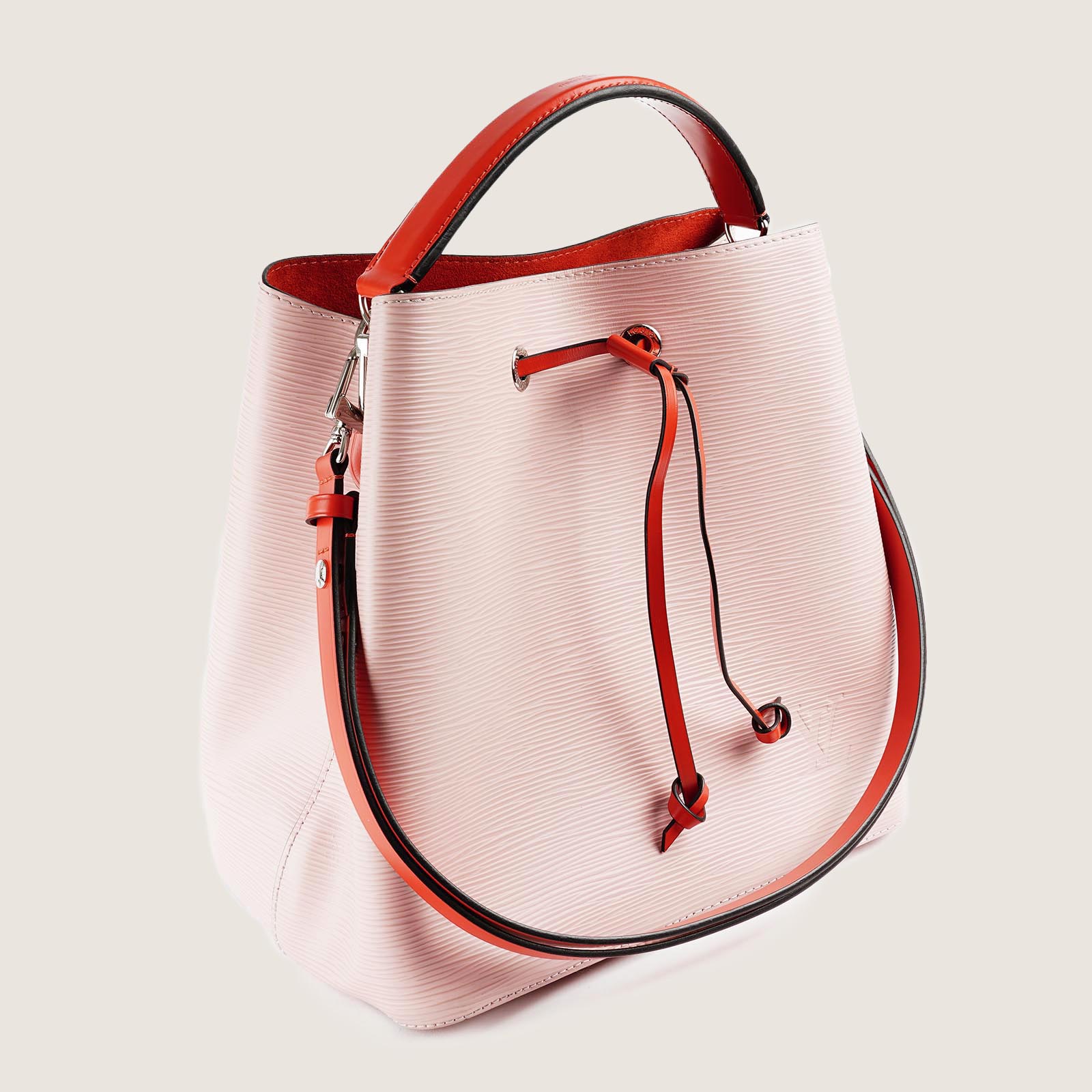 NeoNoé MM Shoulder Bag - LOUIS VUITTON - Affordable Luxury