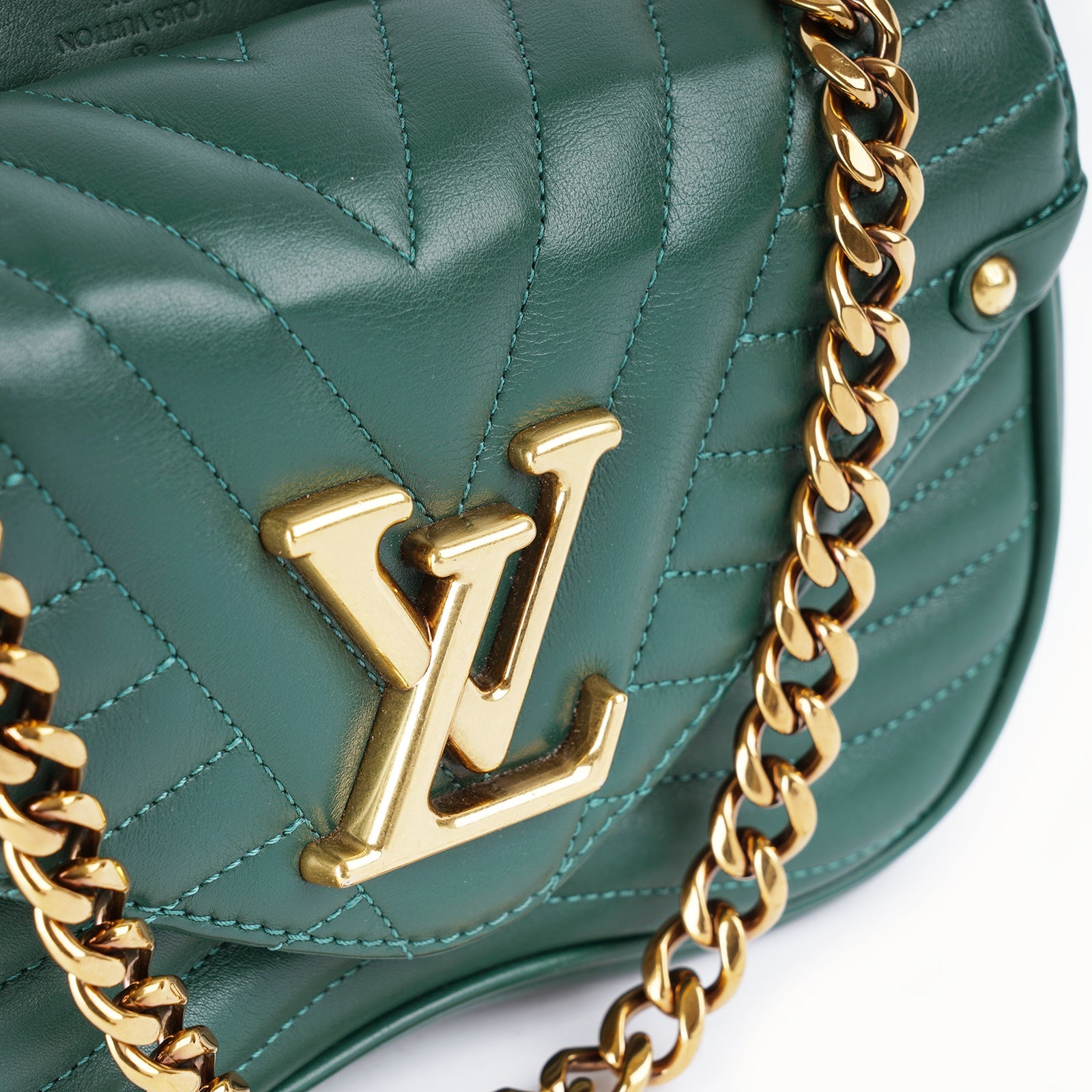 New Wave PM Shoulder Bag - LOUIS VUITTON - Affordable Luxury image